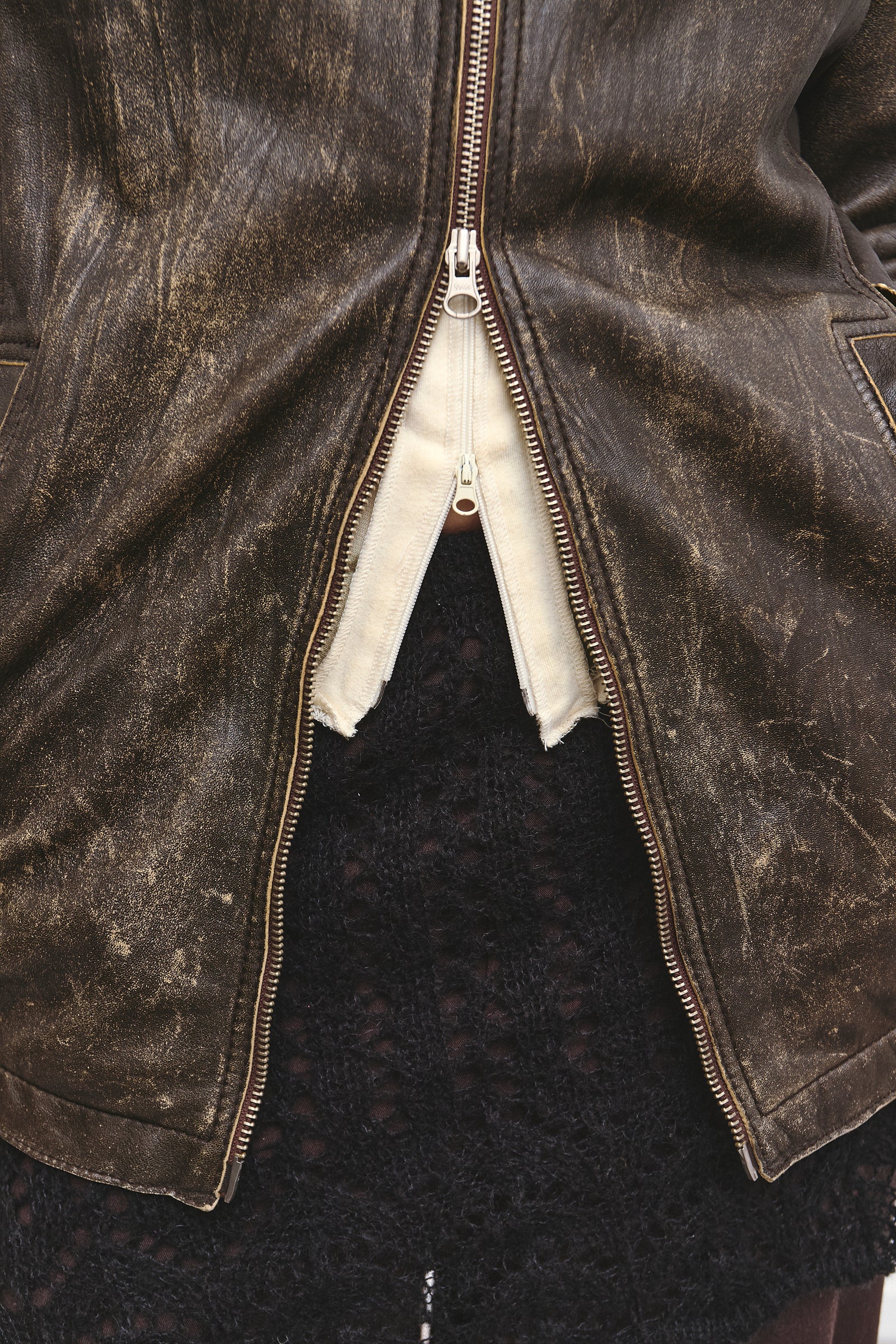 THE LIGHTWEIGHT LEATHER JACKET (S/M)