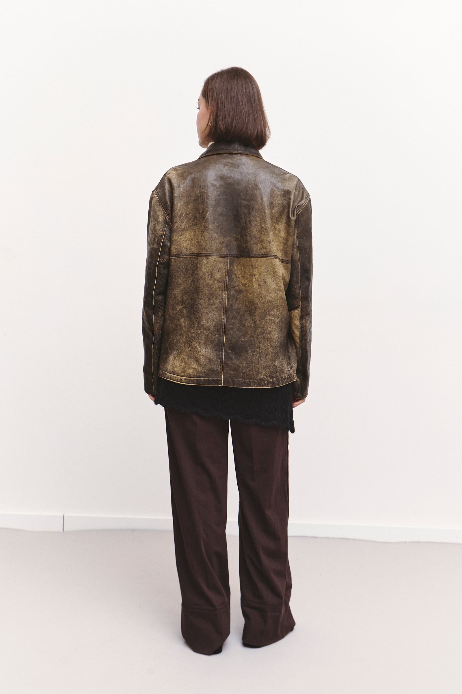 THE LIGHTWEIGHT LEATHER JACKET (S/M)