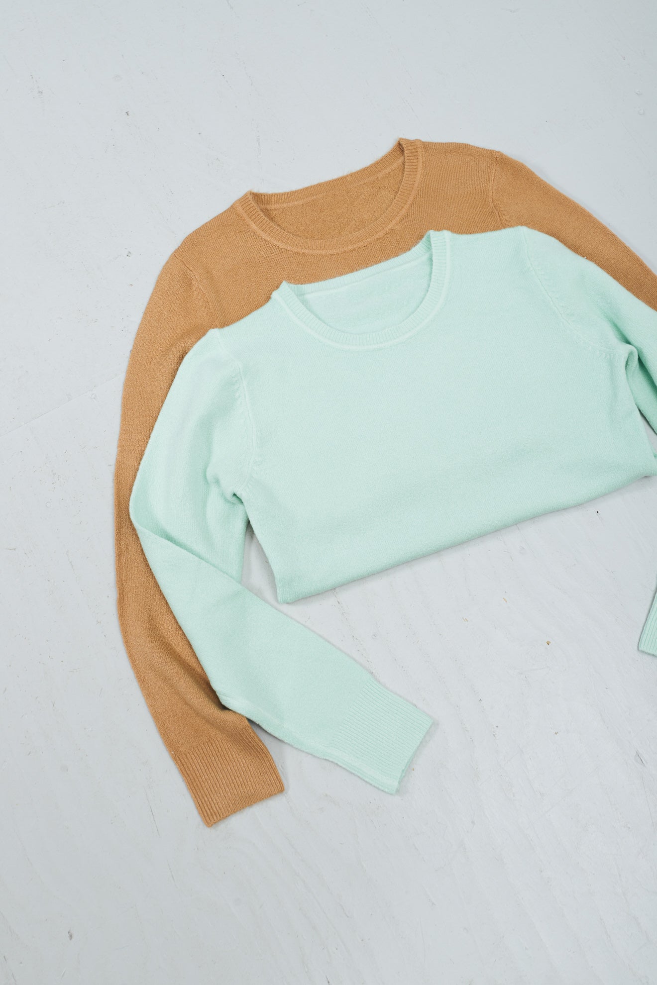 THE ESSENTIAL KNIT (M/L)
