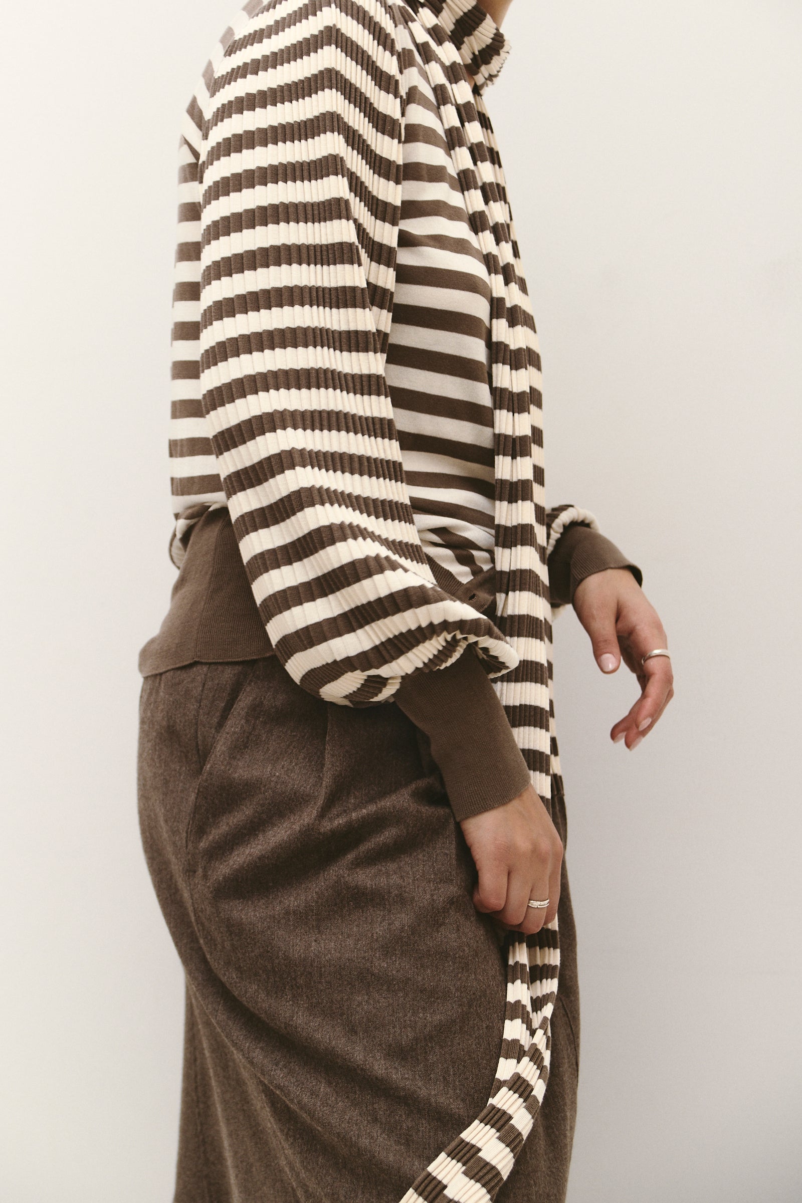 DRAPED ESCADA KNIT SET (S/M)