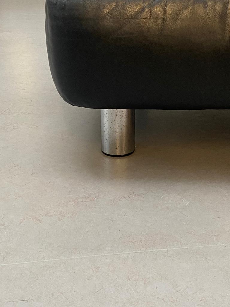 BLACK LEATHER CHROME CHAIR