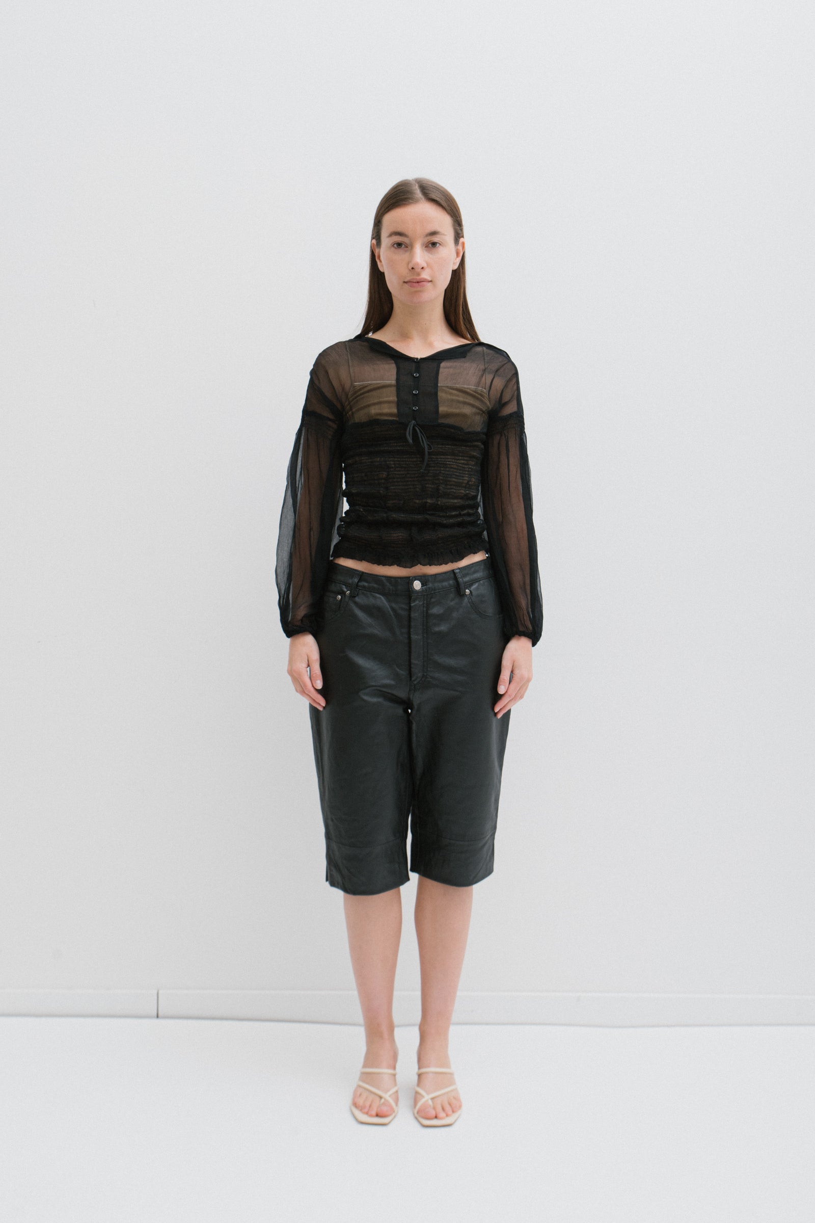 UPCYCLED LEATHER BERMUDA BLACK SLIT