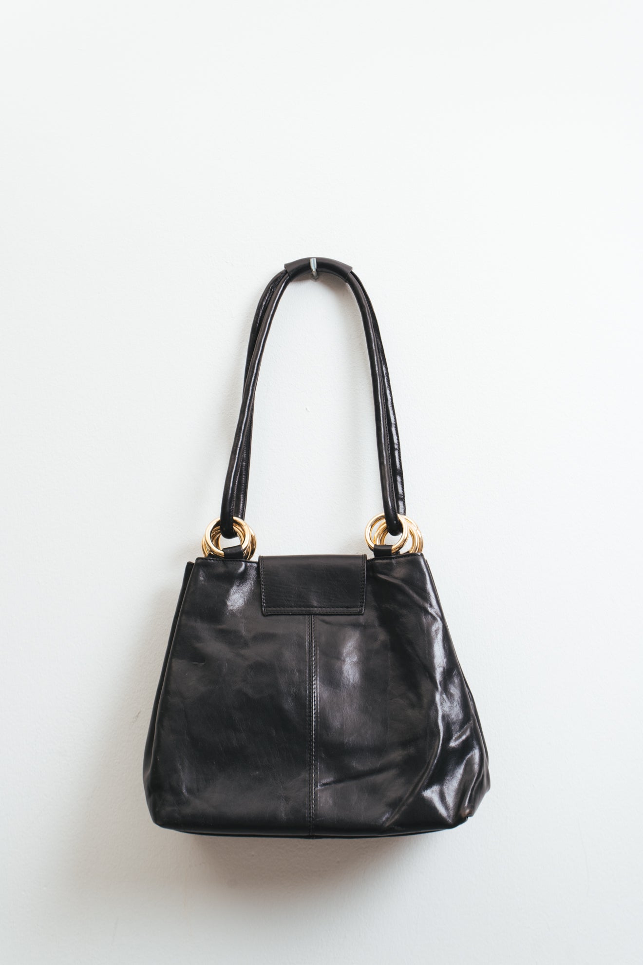 THE GOLD DETAIL BAG BLACK