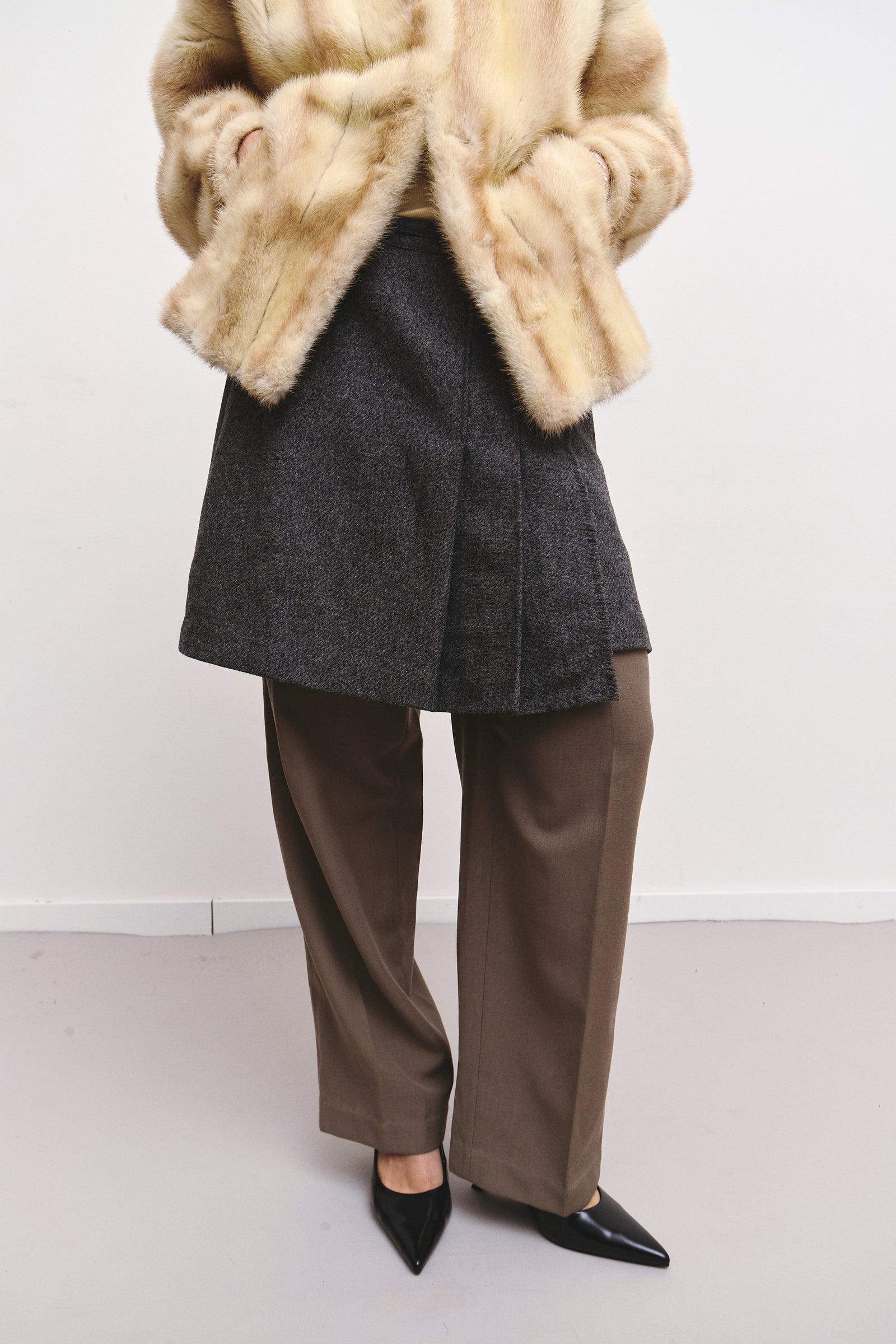 THE MINI WOOL SKIRT (34/36)