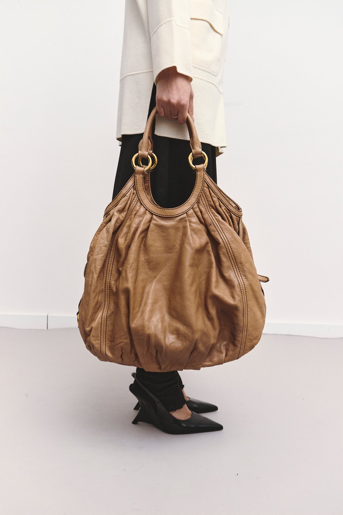 MIU MIU OVERSIZED LEATHER TOTE