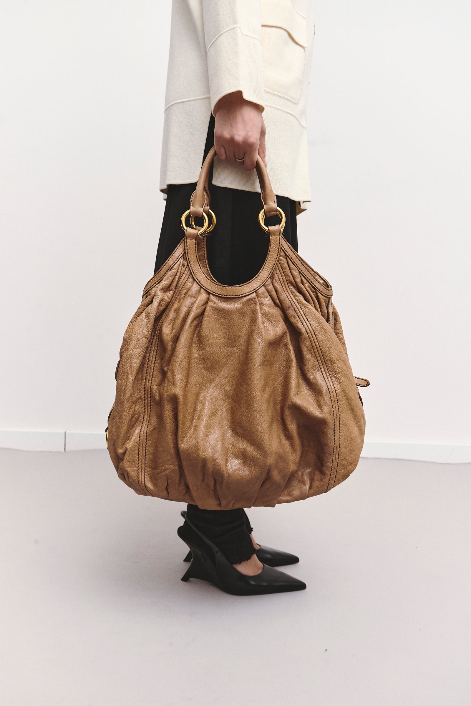 MIU MIU OVERSIZED LEATHER TOTE