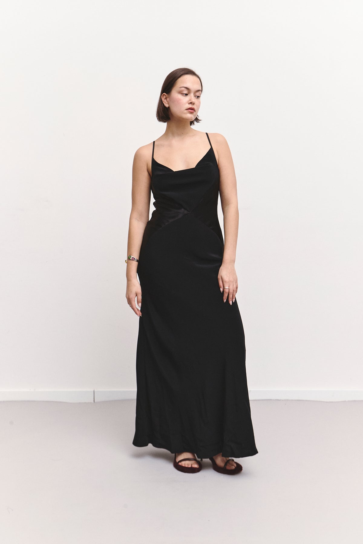 THE OPEN-BACK-BLACK DRESS (S/M)
