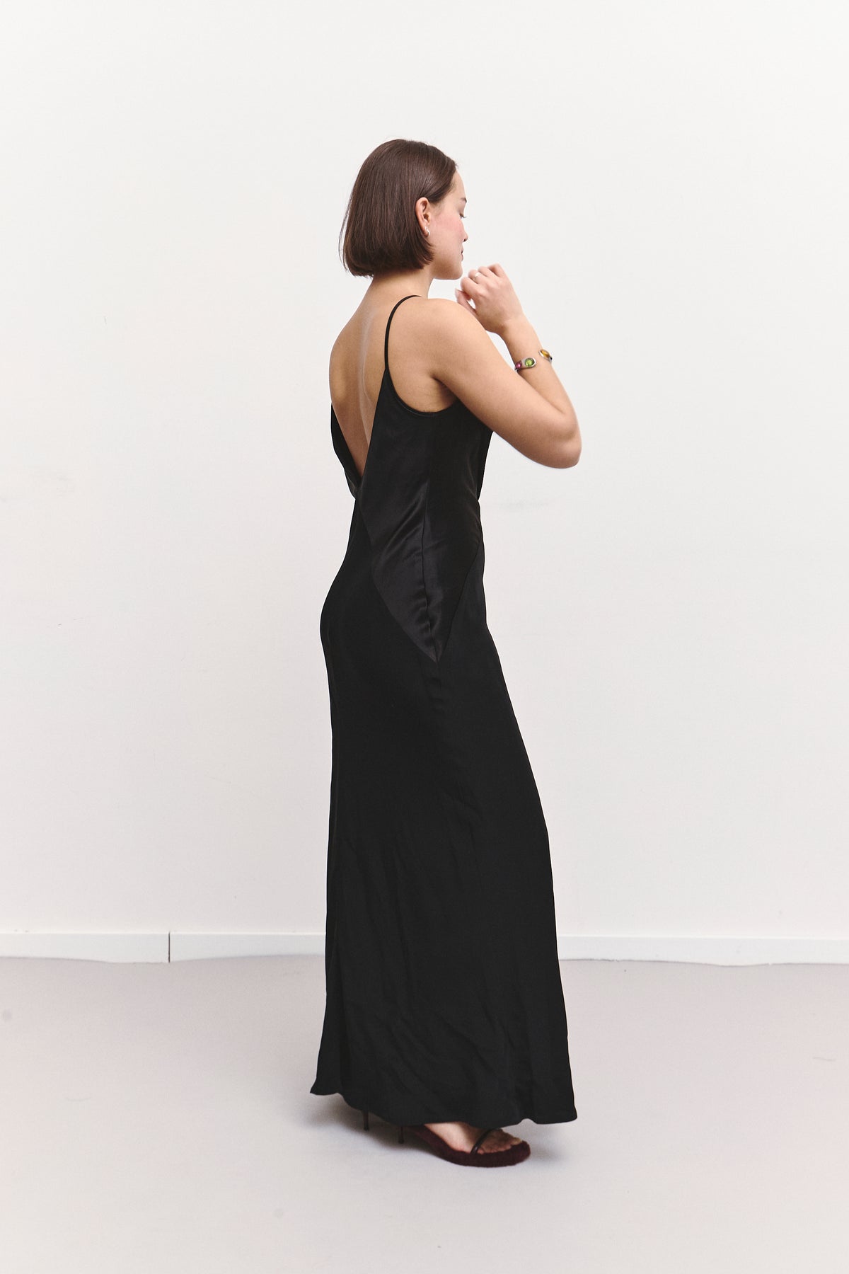 THE OPEN-BACK-BLACK DRESS (S/M)