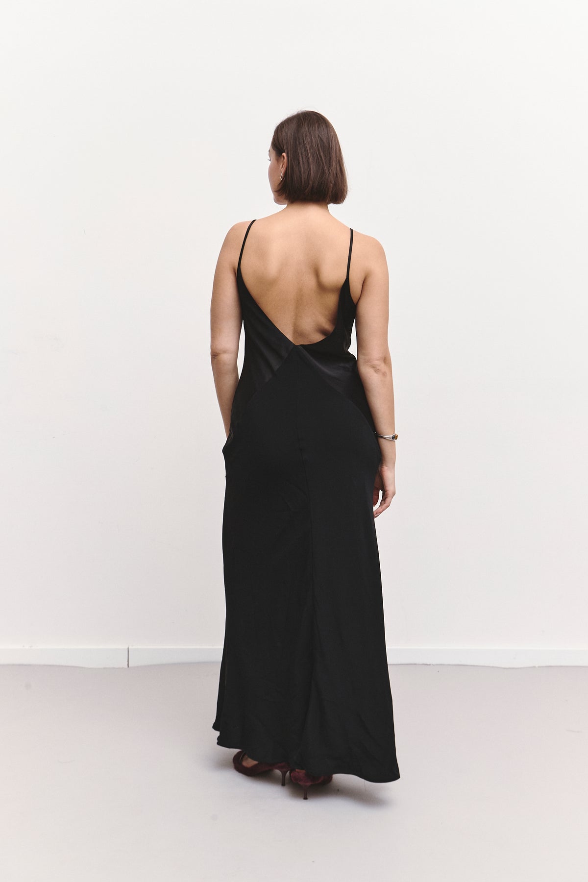 THE OPEN-BACK-BLACK DRESS (S/M)