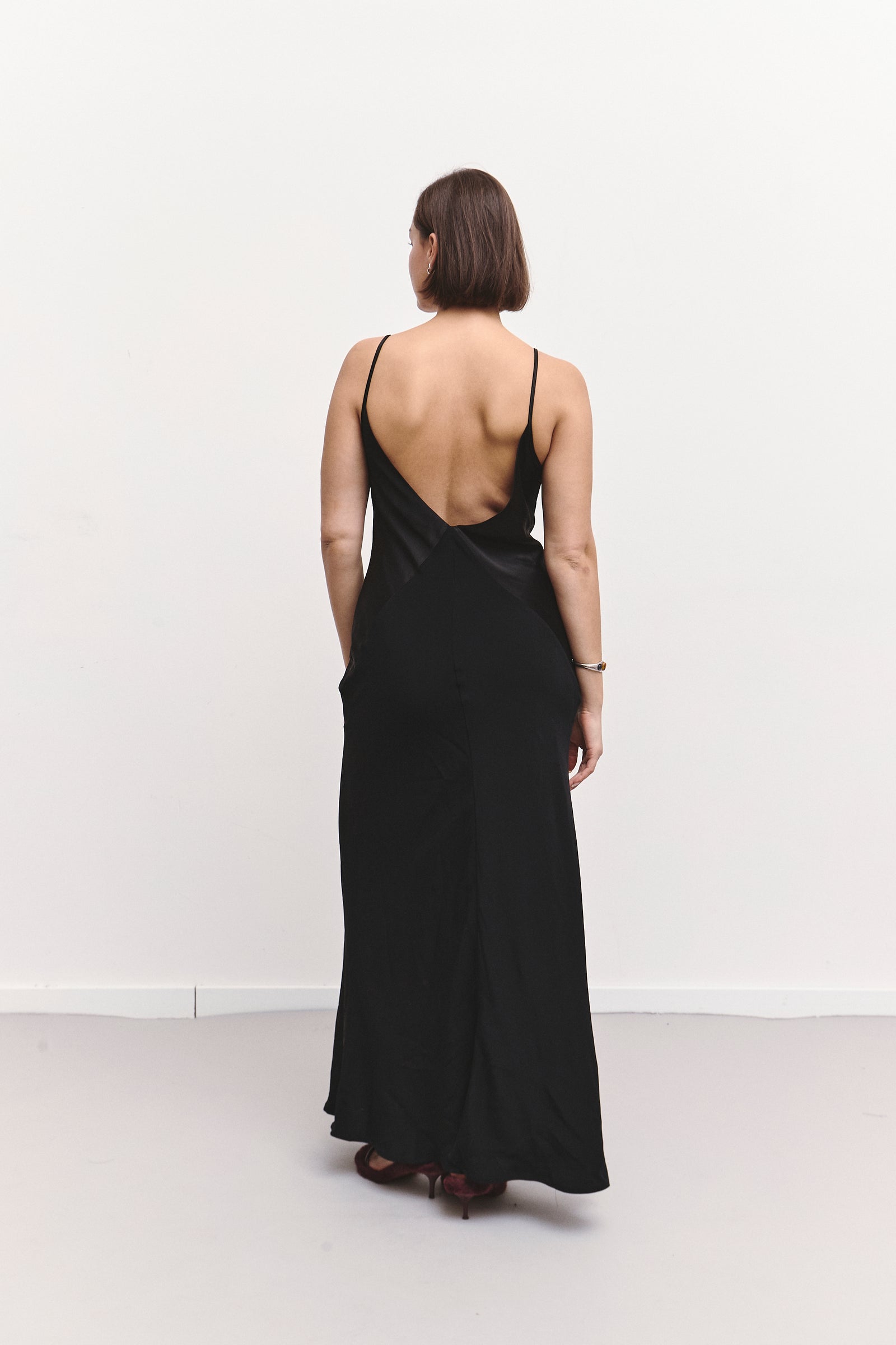 THE OPEN-BACK-BLACK DRESS (S/M)