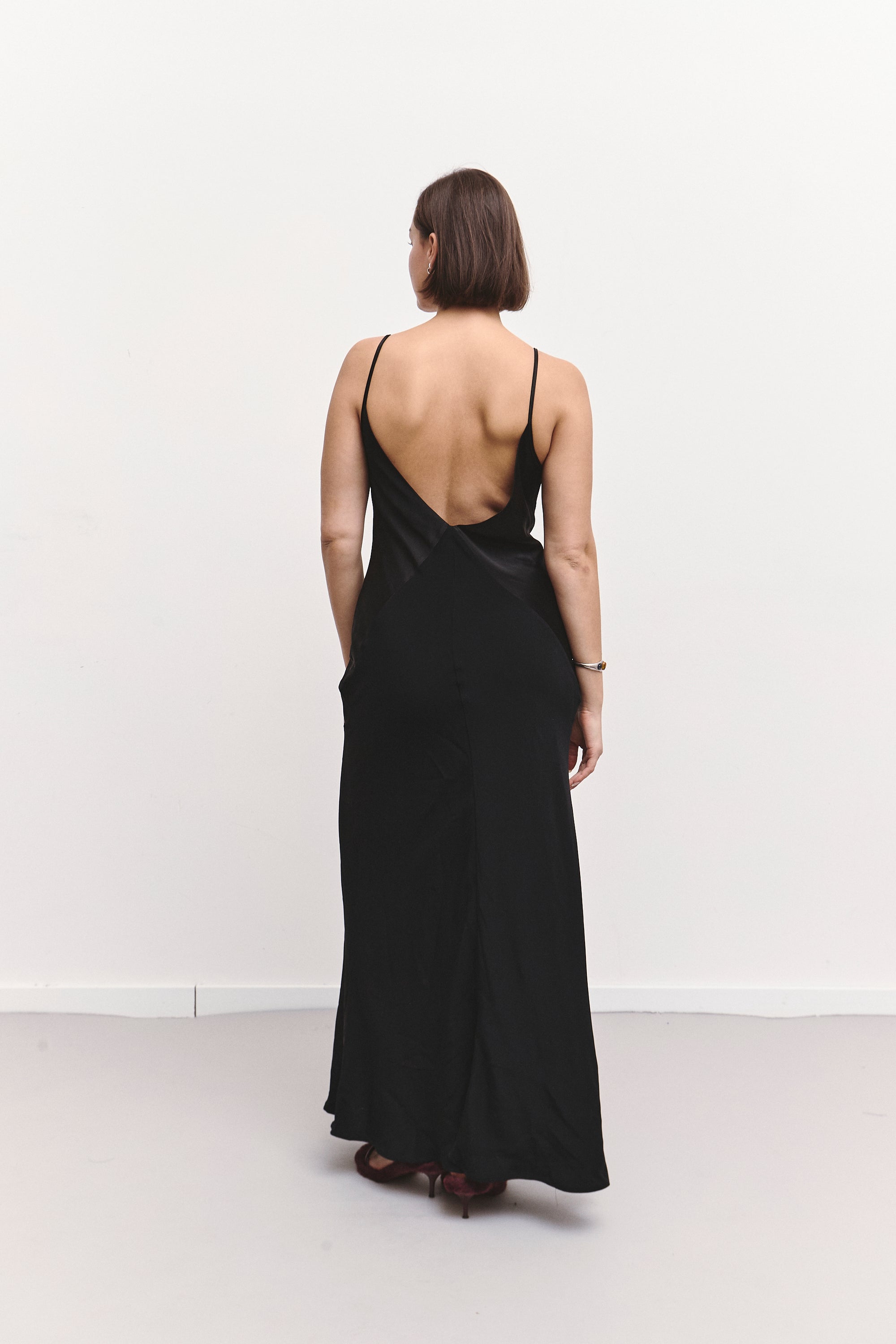 THE OPEN-BACK-BLACK DRESS (S/M)