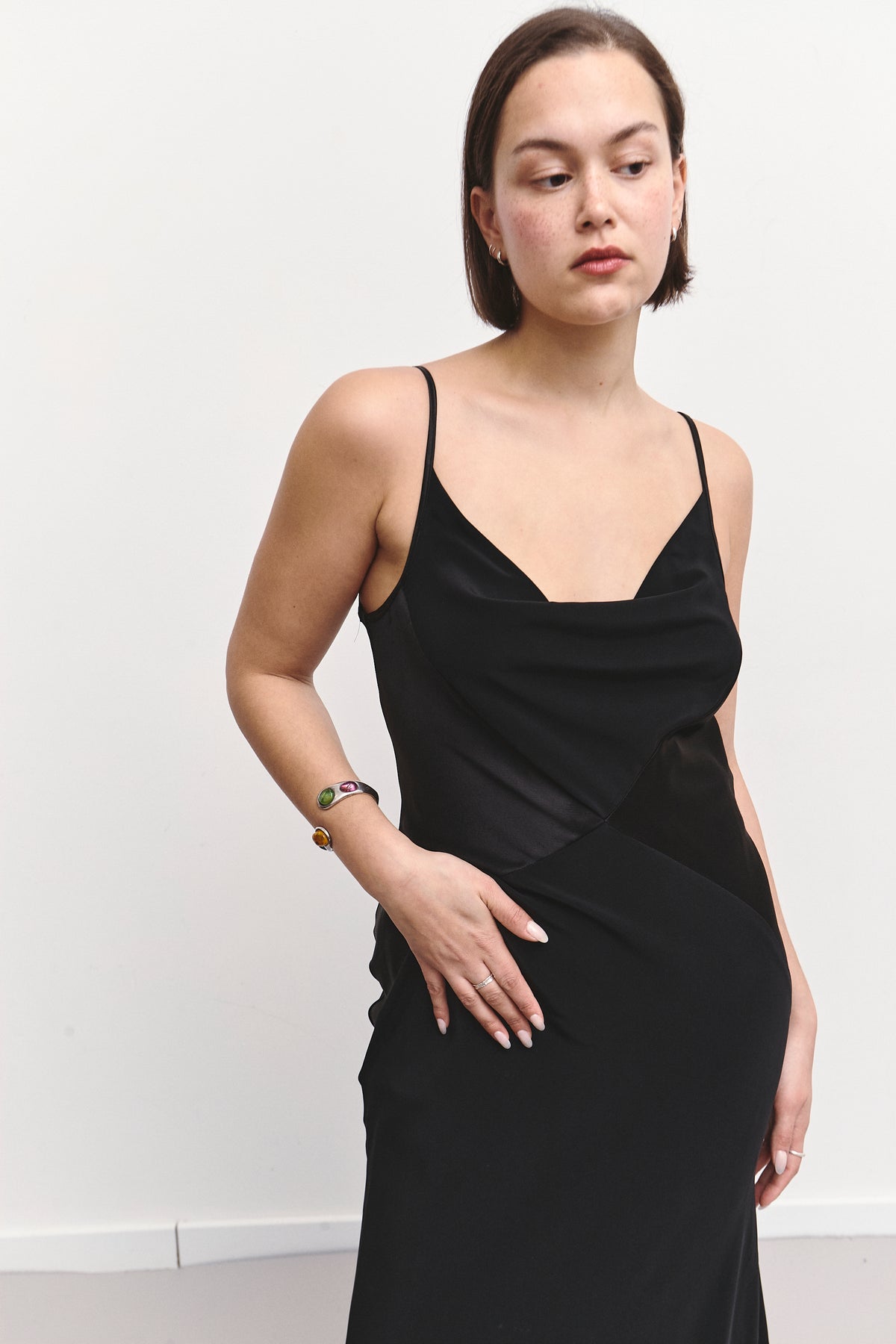 THE OPEN-BACK-BLACK DRESS (S/M)