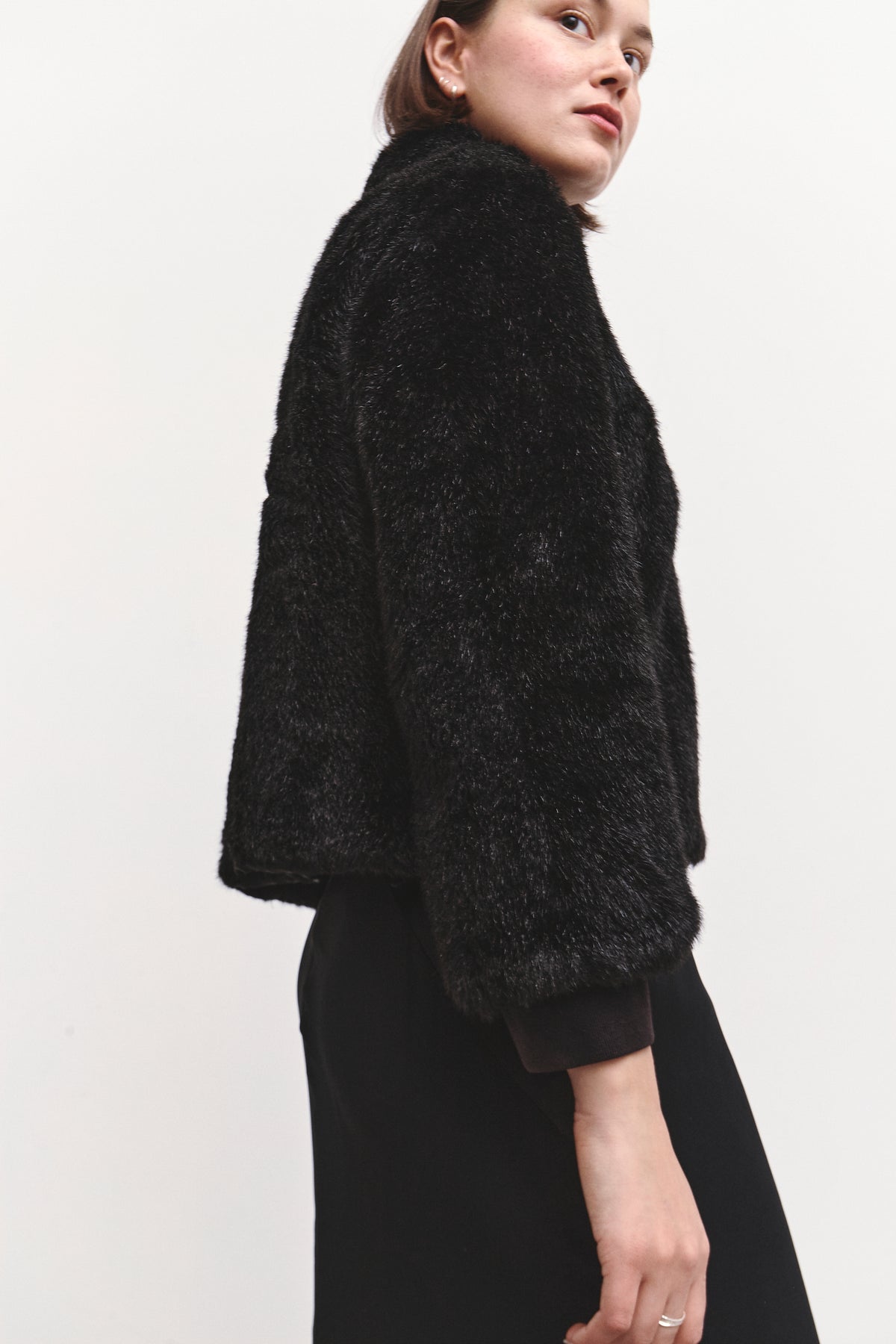 THE BLACK FUR JACKET (XS/S)