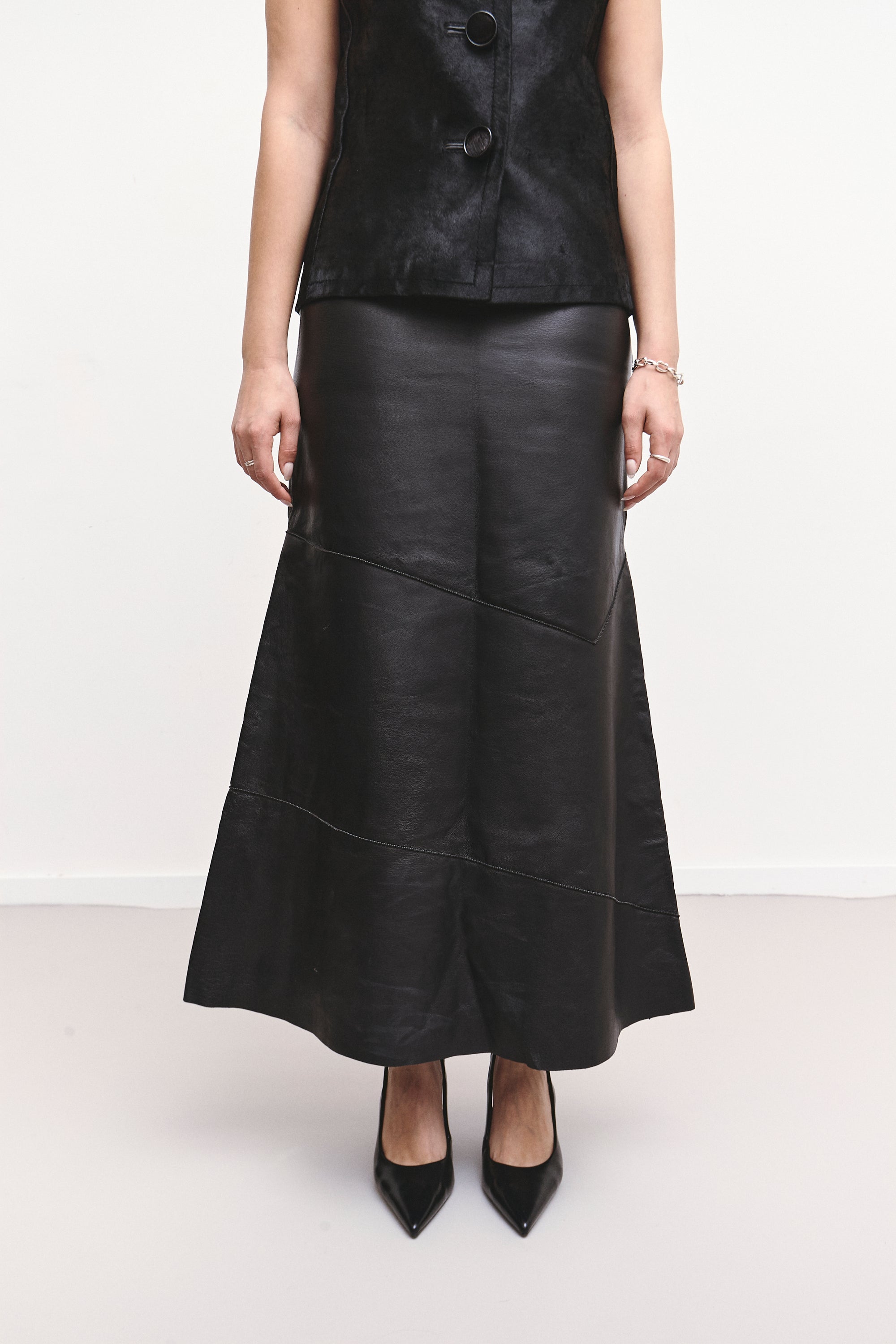 THE LONG LEATHER SKIRT (38/40)