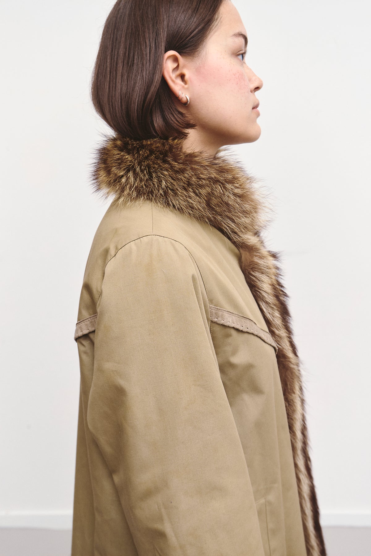 THE FURRY TRENCH COAT (M/L)