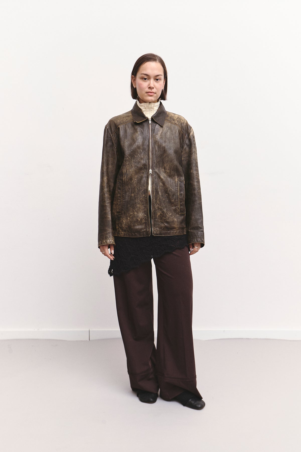 THE LIGHTWEIGHT LEATHER JACKET (S/M)