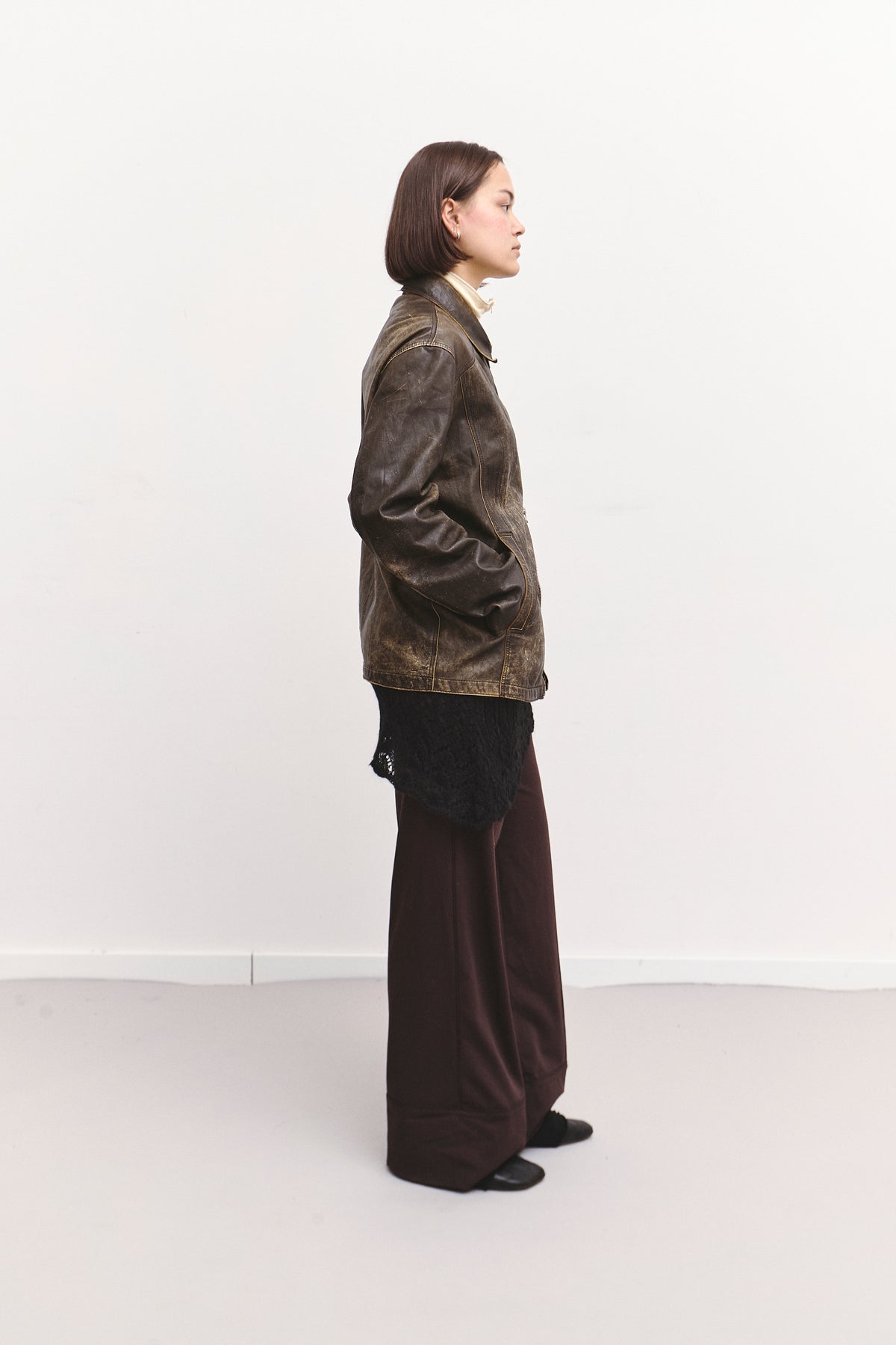 THE LIGHTWEIGHT LEATHER JACKET (S/M)