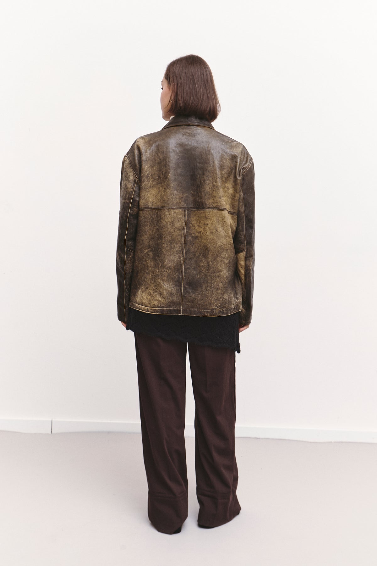 THE LIGHTWEIGHT LEATHER JACKET (S/M)