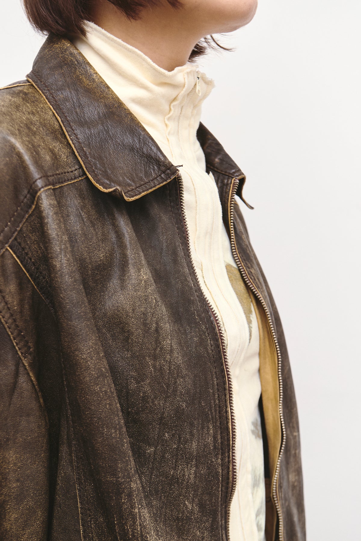 THE LIGHTWEIGHT LEATHER JACKET (S/M)