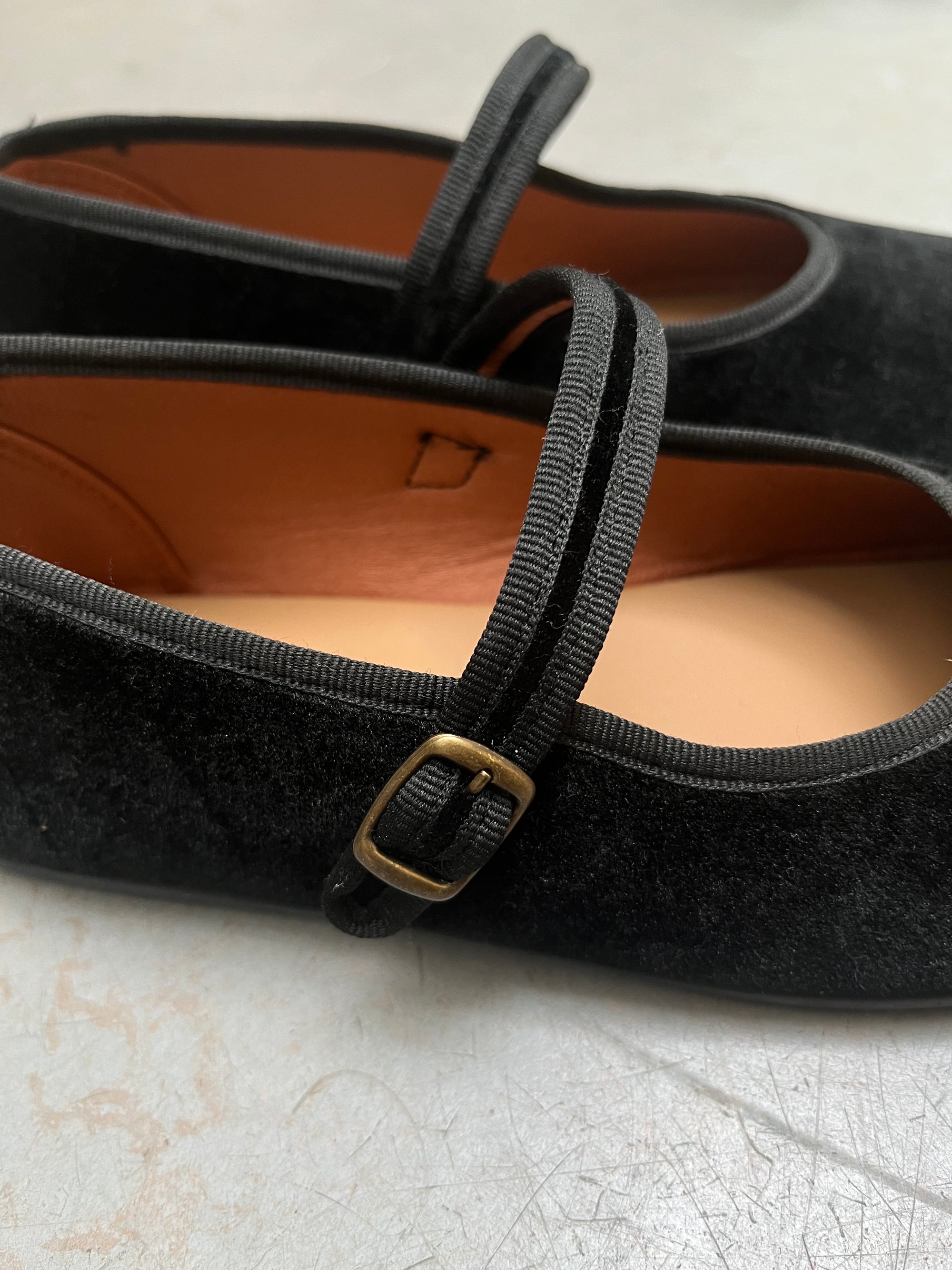 THE MARY JANE (BLACK)