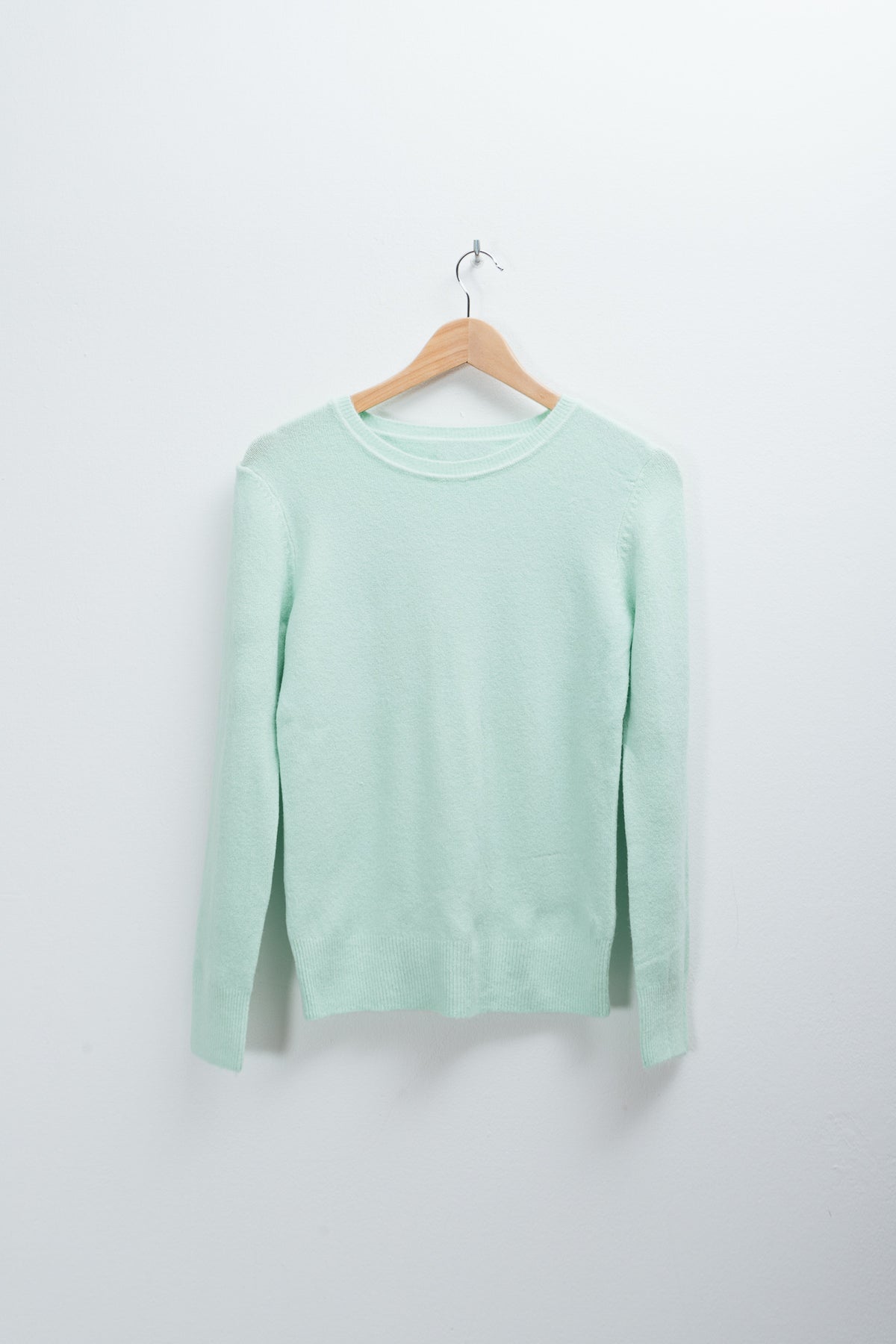 THE ESSENTIAL KNIT (M/L)