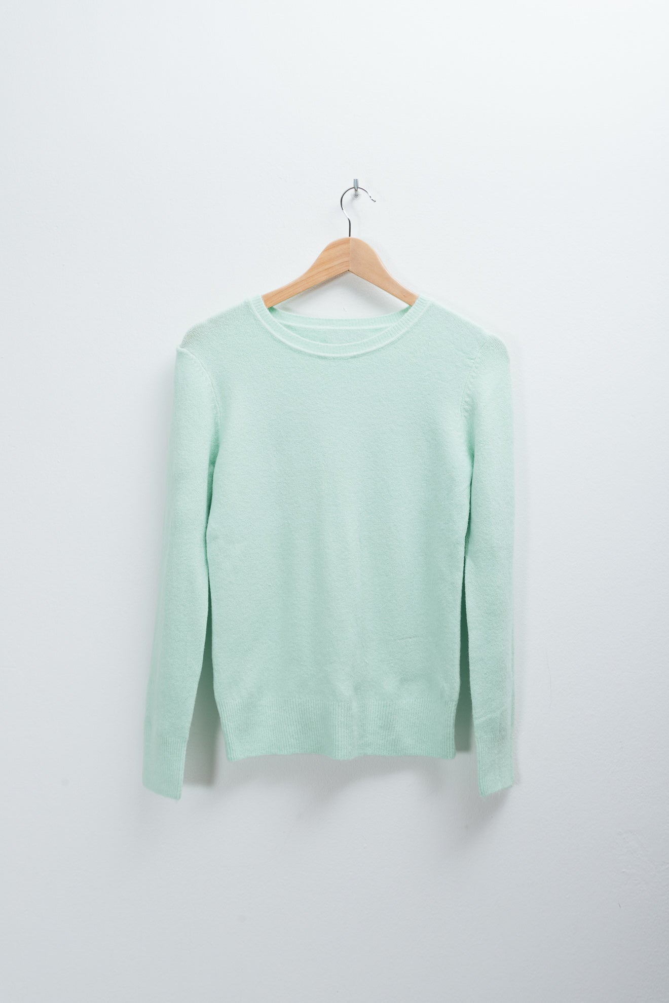 THE ESSENTIAL KNIT (M/L)