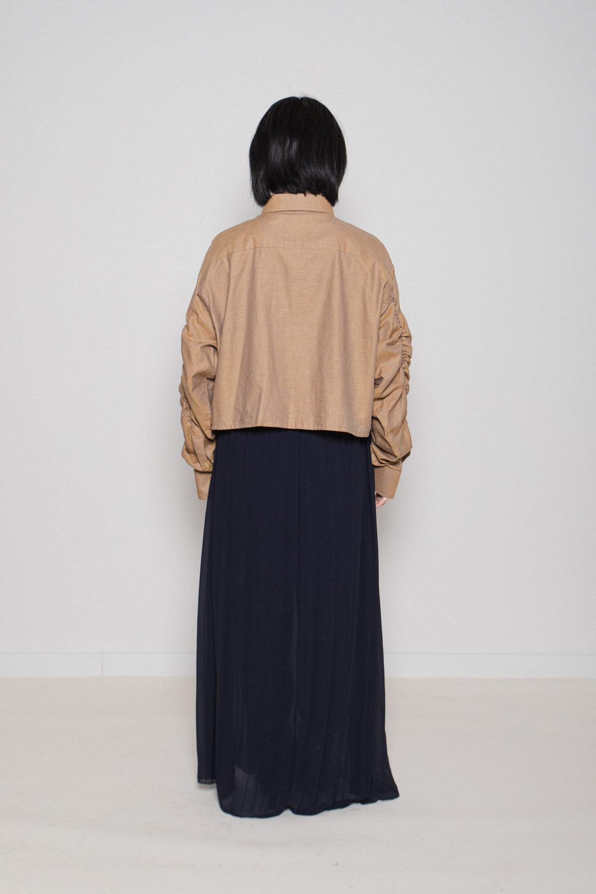 UPCYCLED CROPPED RUFFLE SHIRT CAMEL MELANGE (S/M)