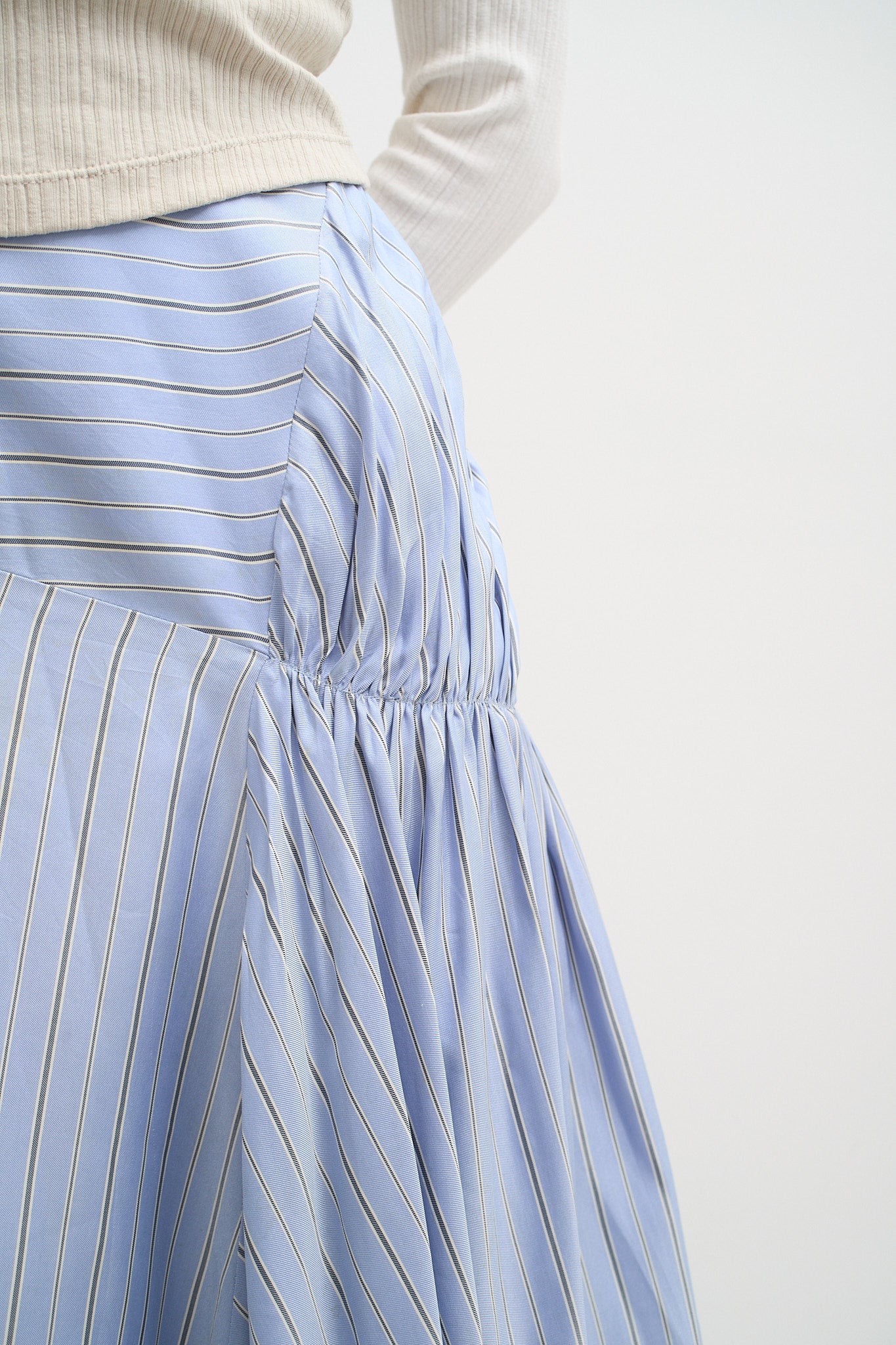 J.W. ANDERSON SILK SKIRT (34/36)