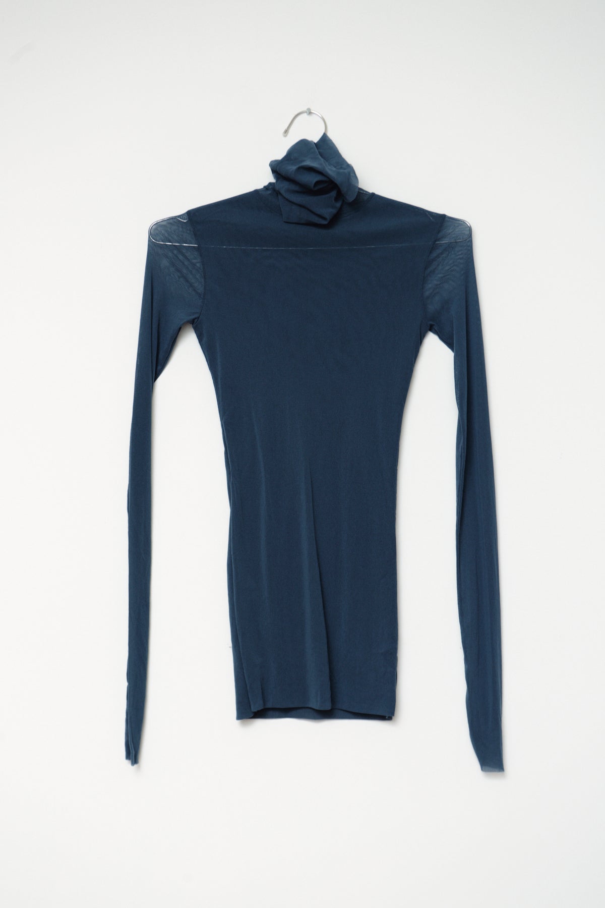THE STEEL BLUE TURTLENECK (S/M)