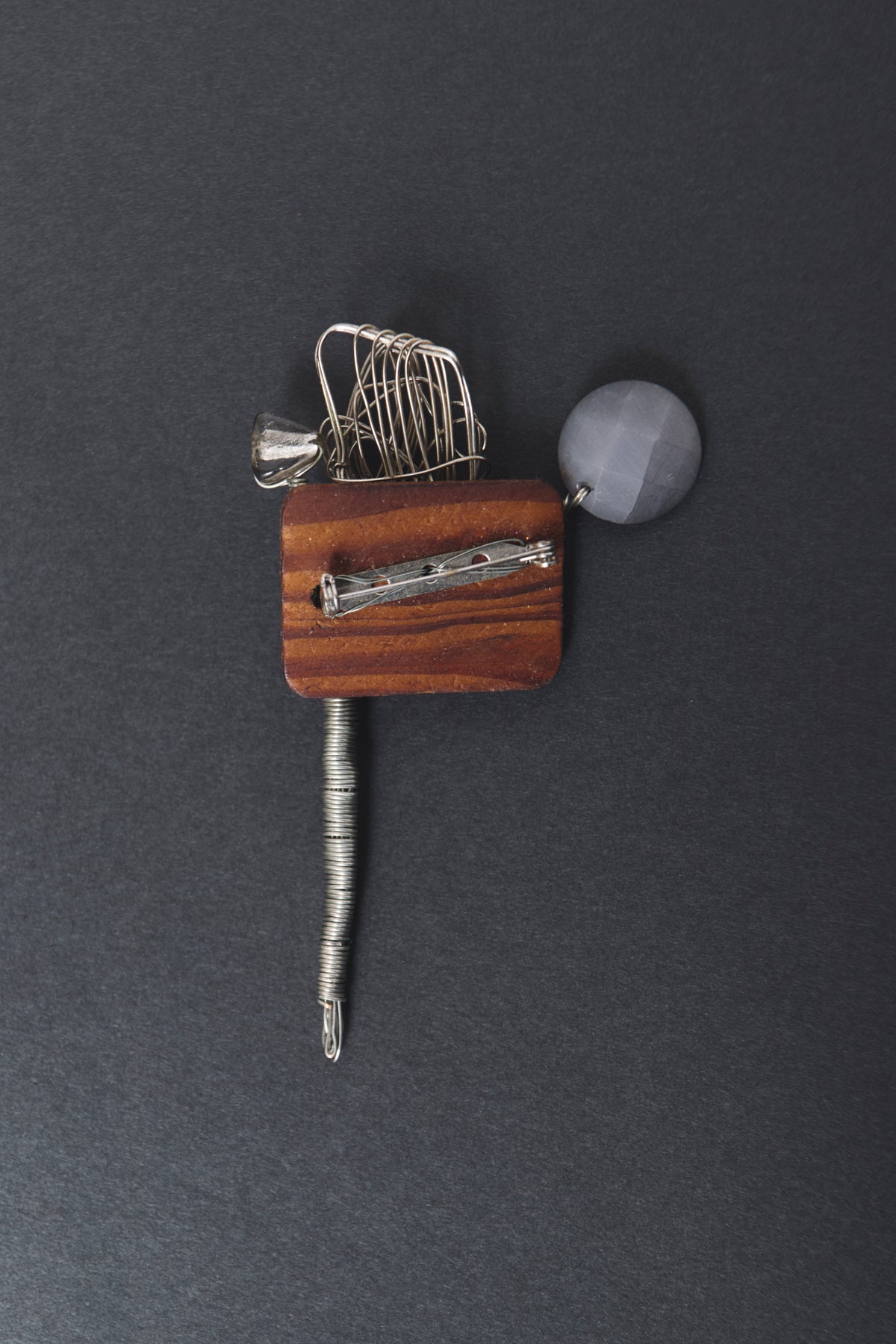 THE WIRE BROOCH