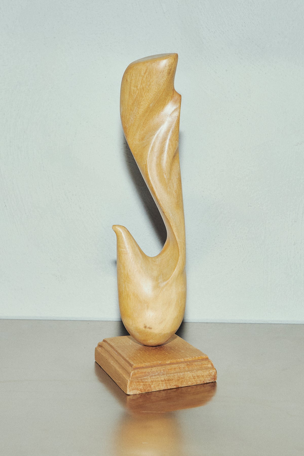 THE WOODEN SCULPTURE
