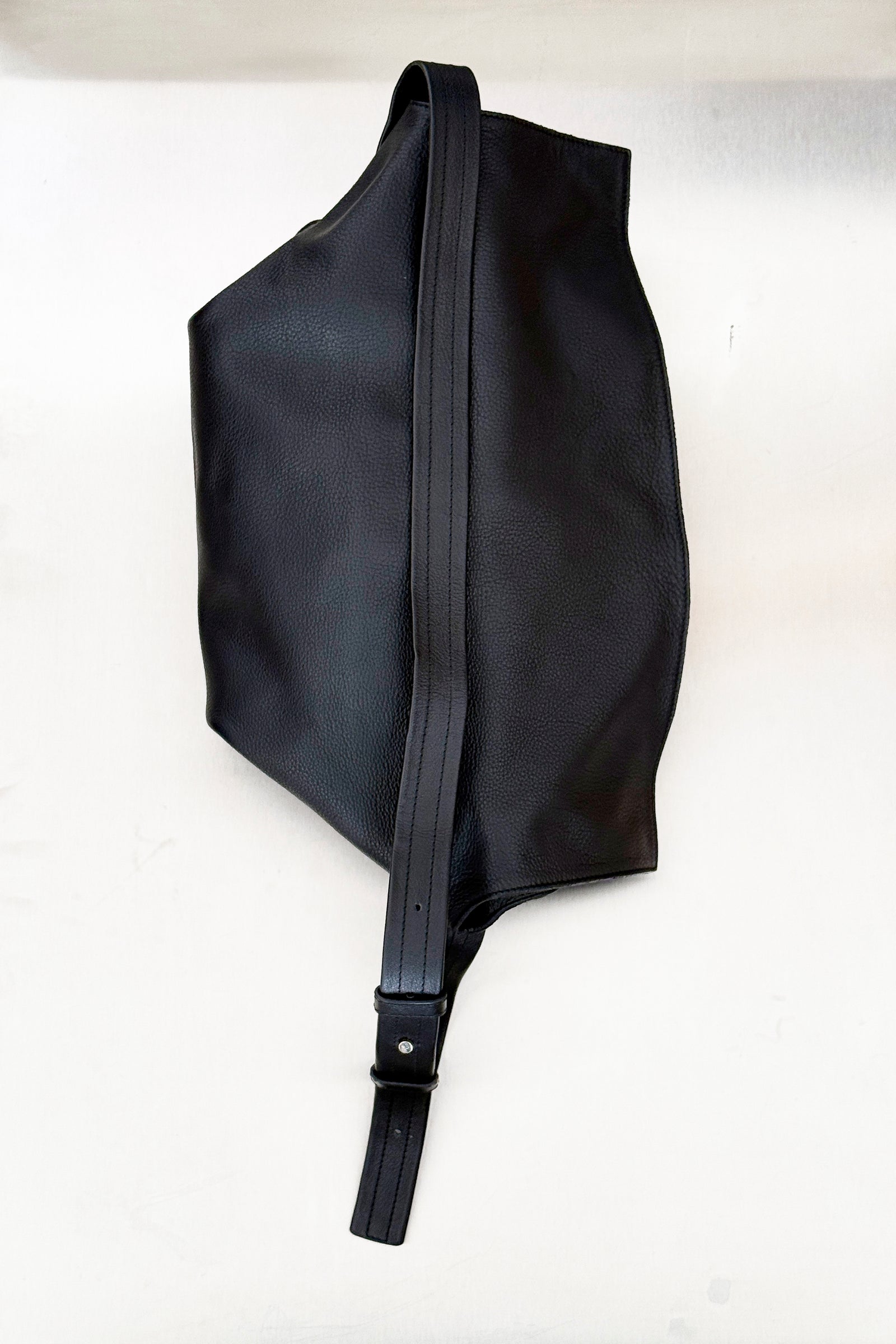 JAPAN needs flat - FERRAGAMO OVERSIZED BAG (?) - ENSO Vintage