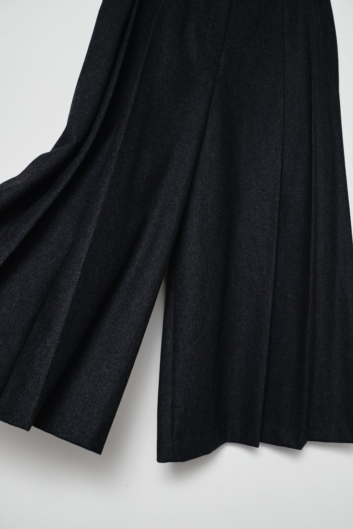 THE WIDE LEG WOOL PANT (36/38)