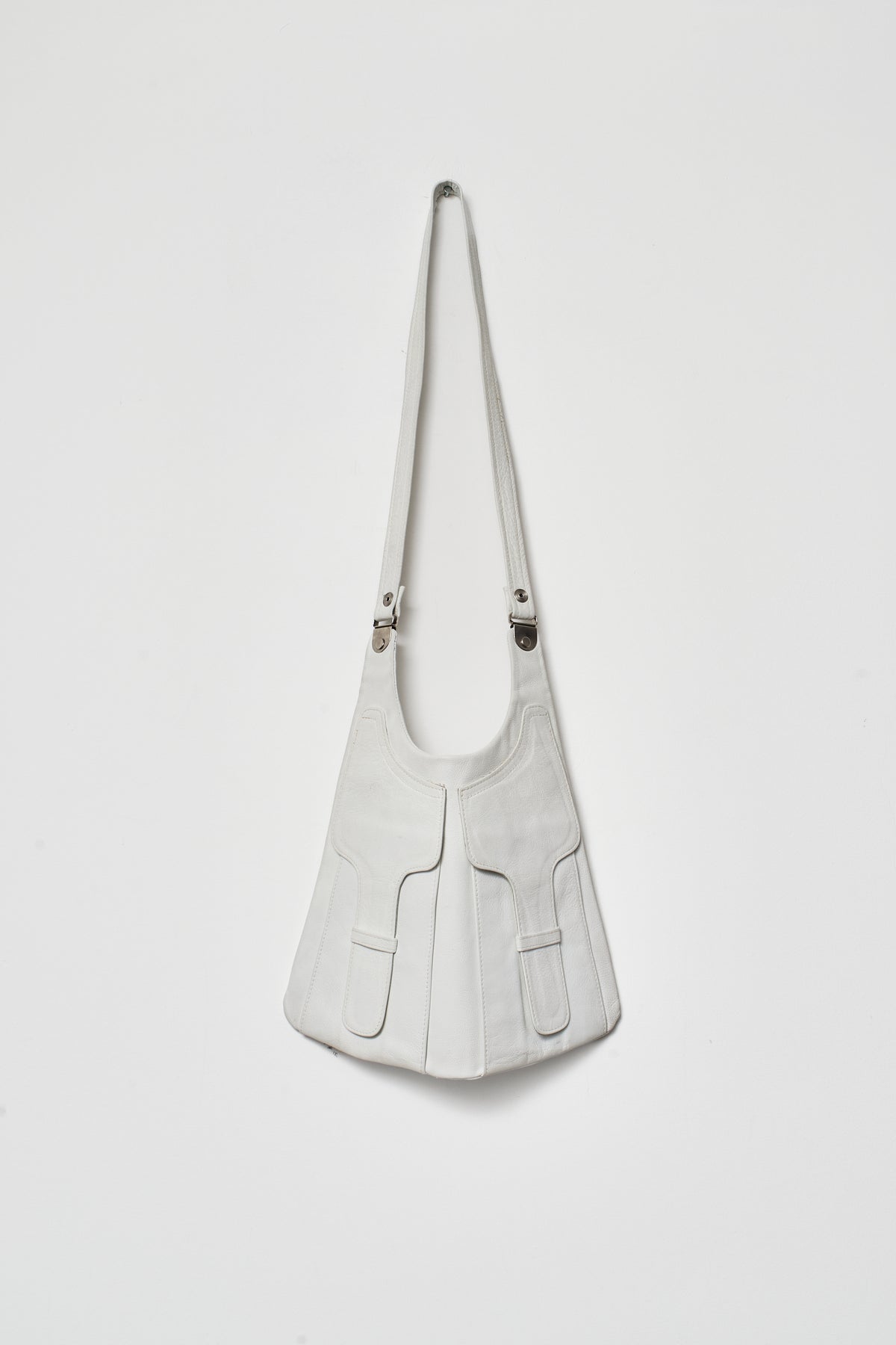 THE WHITE SADDLE BAG
