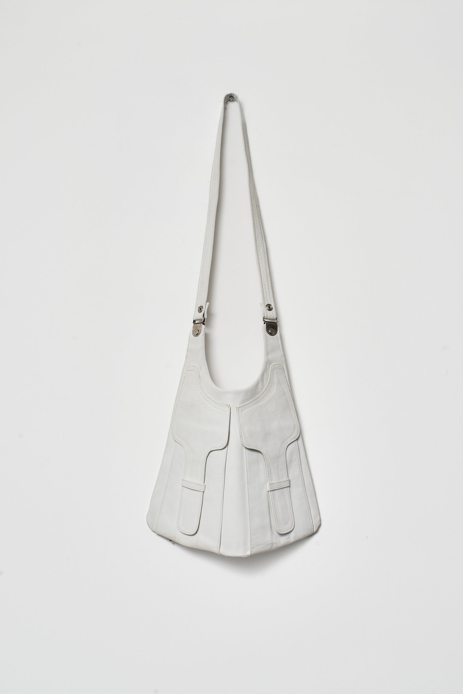 THE WHITE SADDLE BAG