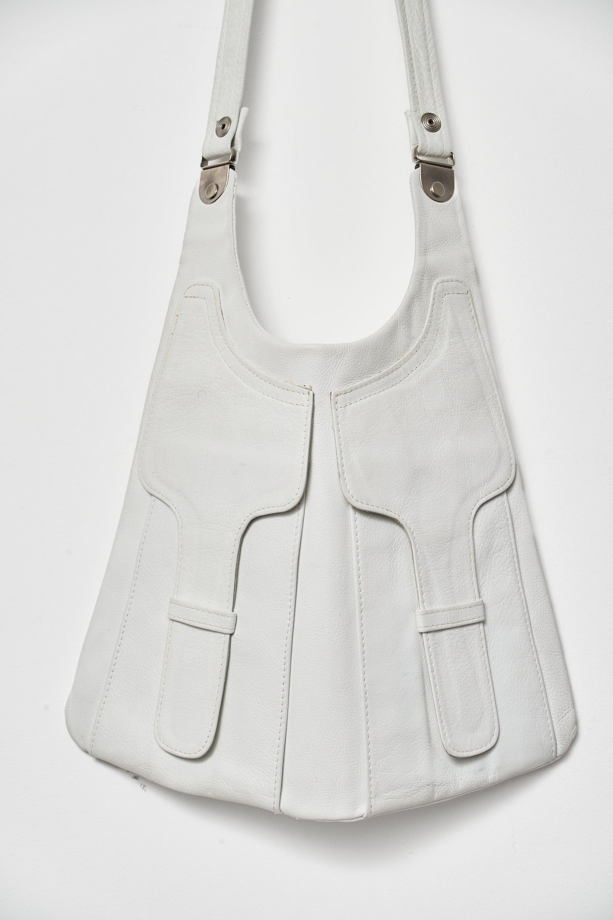 THE WHITE SADDLE BAG