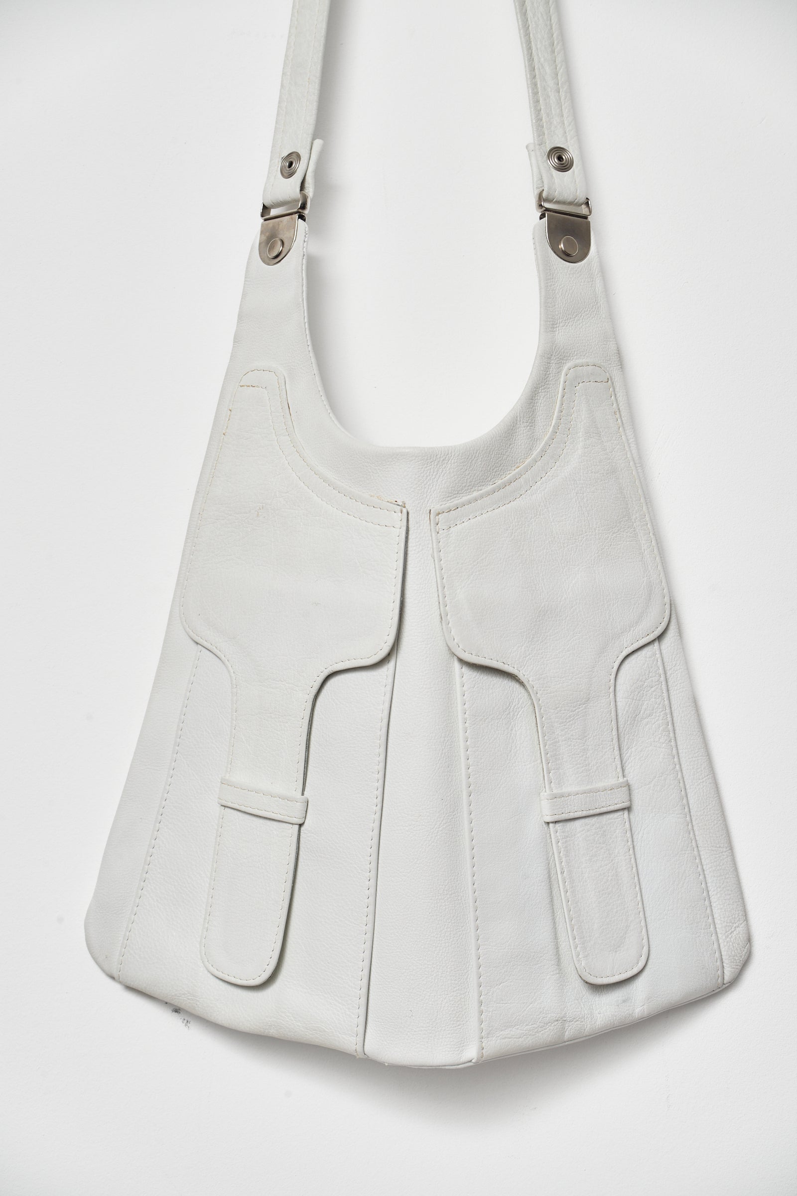 THE WHITE SADDLE BAG