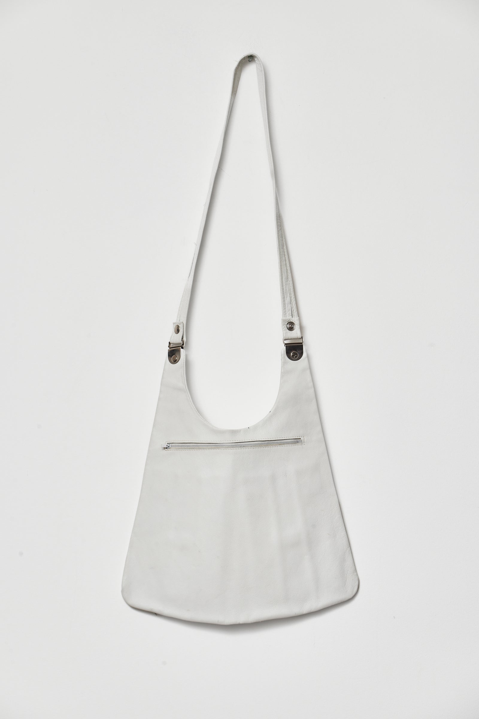 THE WHITE SADDLE BAG