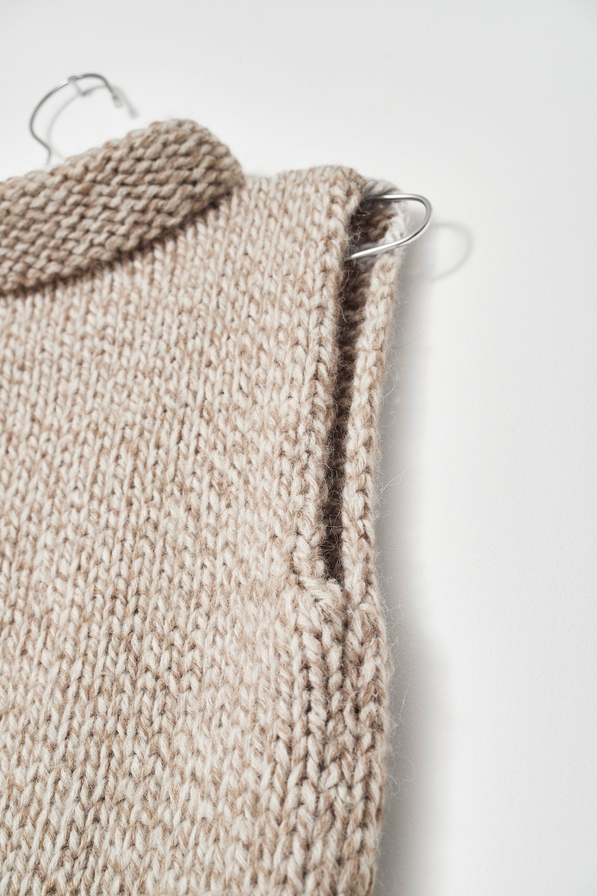 D&amp;G KNITTED VEST (S/M)