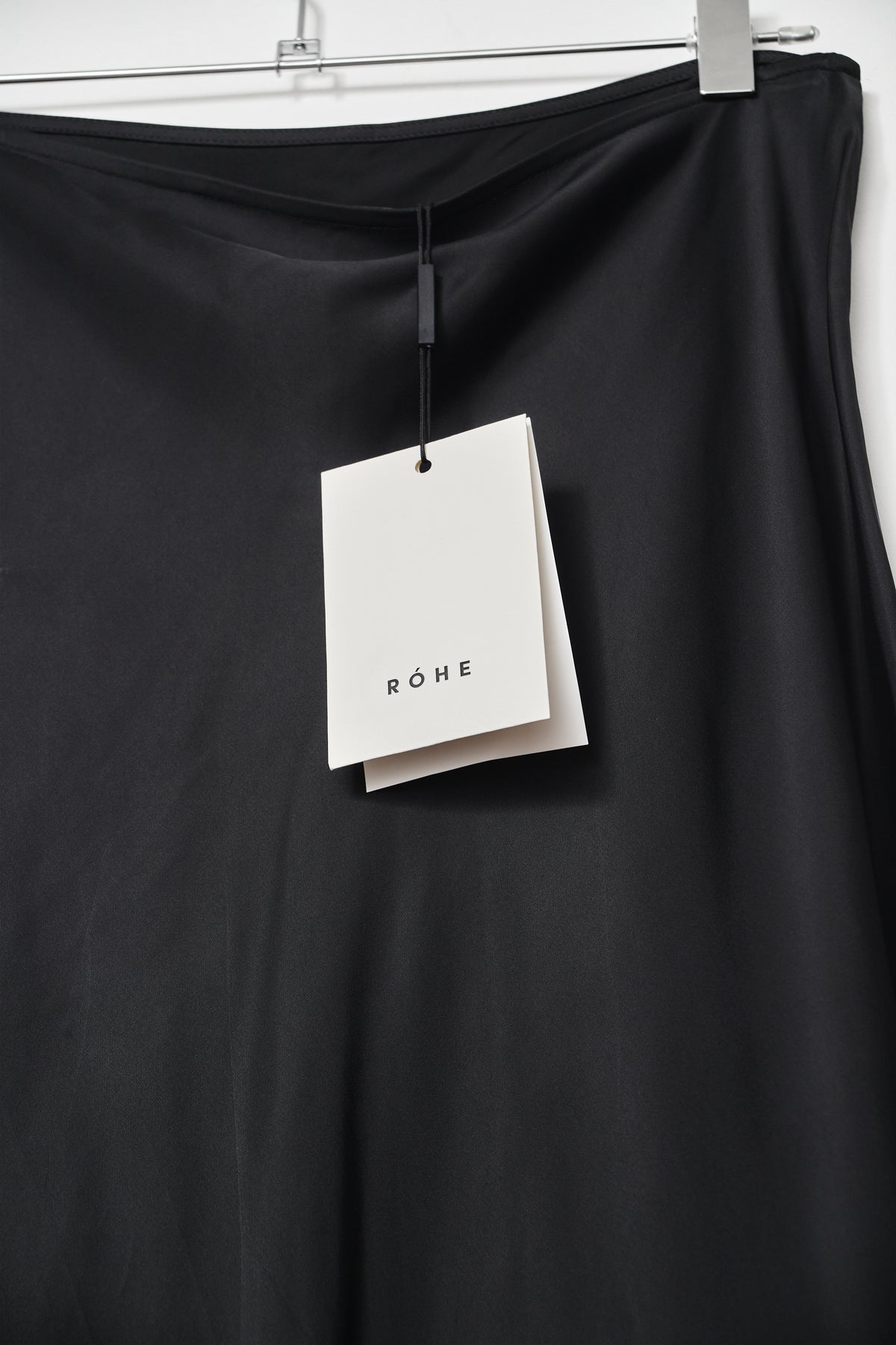 RÓHE SATIN SKIRT (S/M)