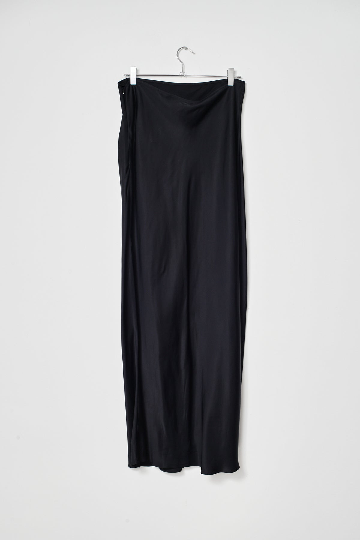 RÓHE SATIN SKIRT (S/M)