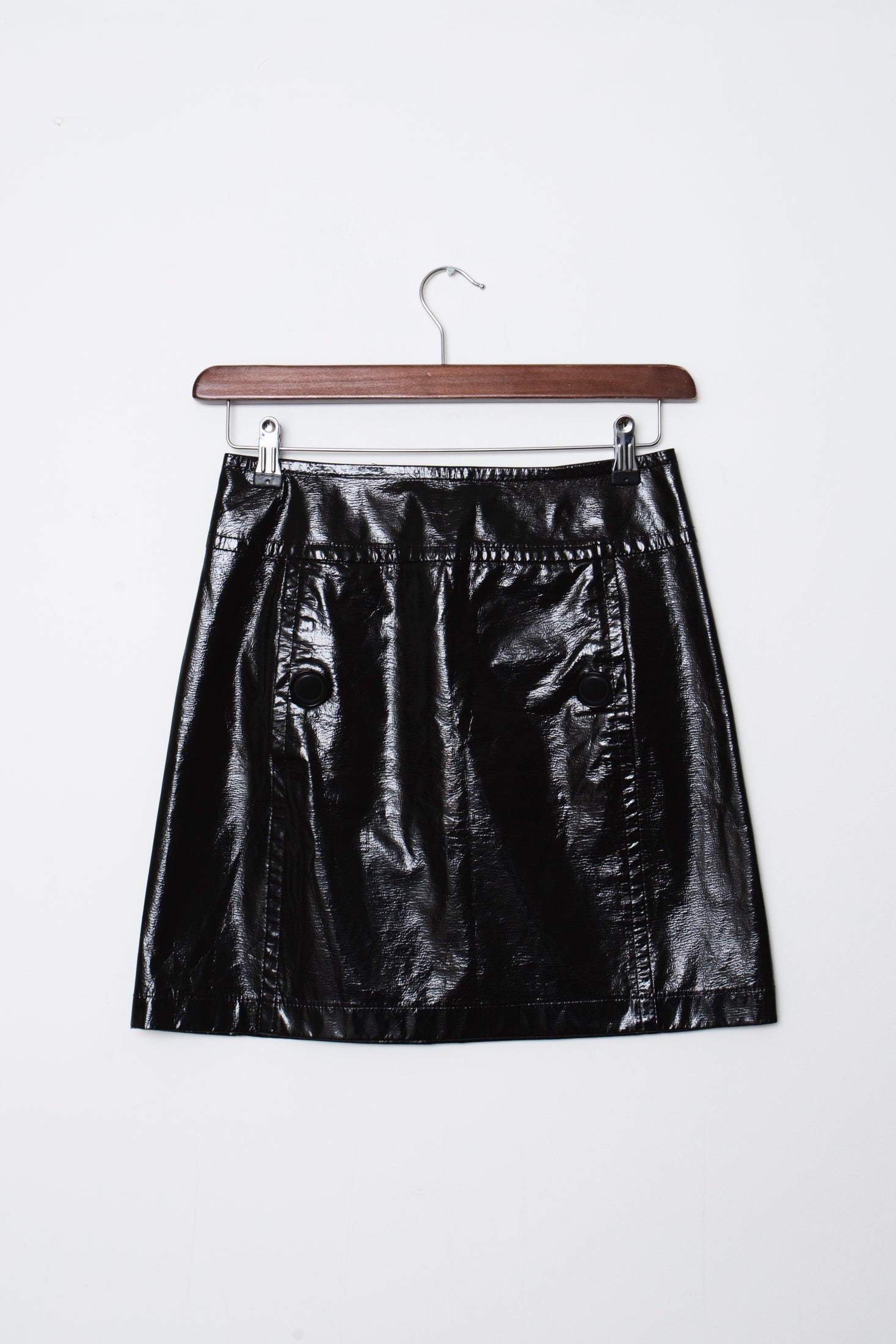 THE BLACK SHINY SKIRT (34/36)