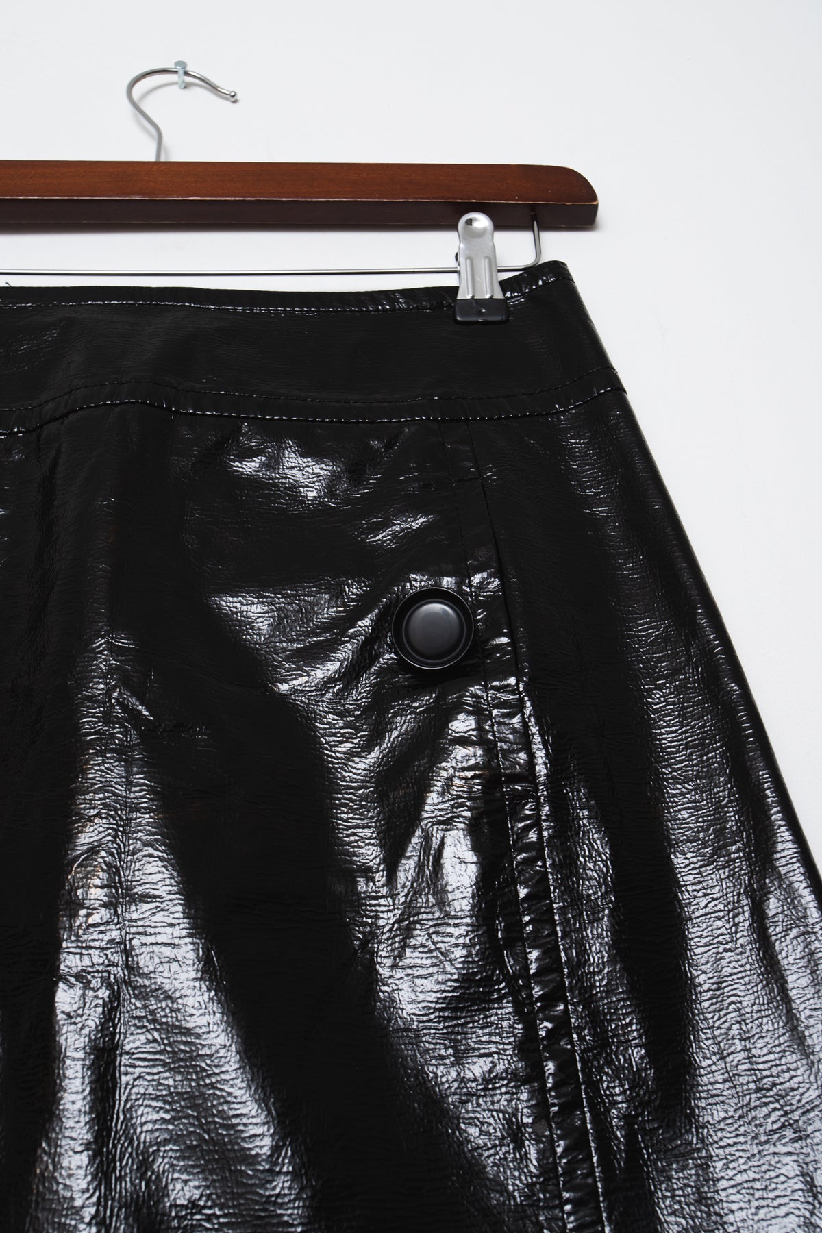 THE BLACK SHINY SKIRT (34/36)