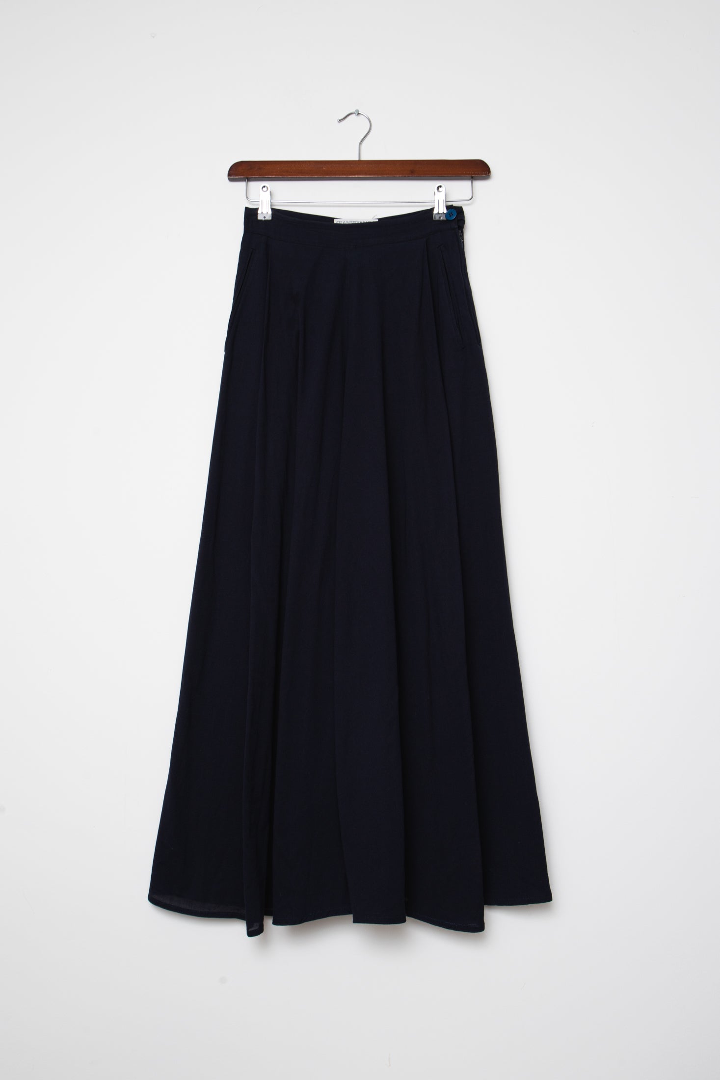 GIANFRANCO FERRE PANTS  (36/38)