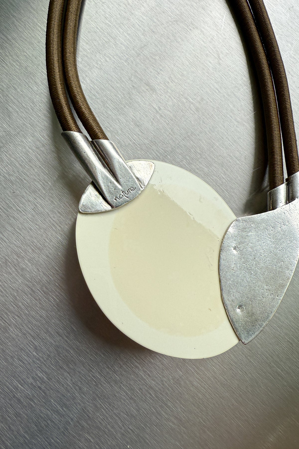 THE STATEMENT NECKLACE