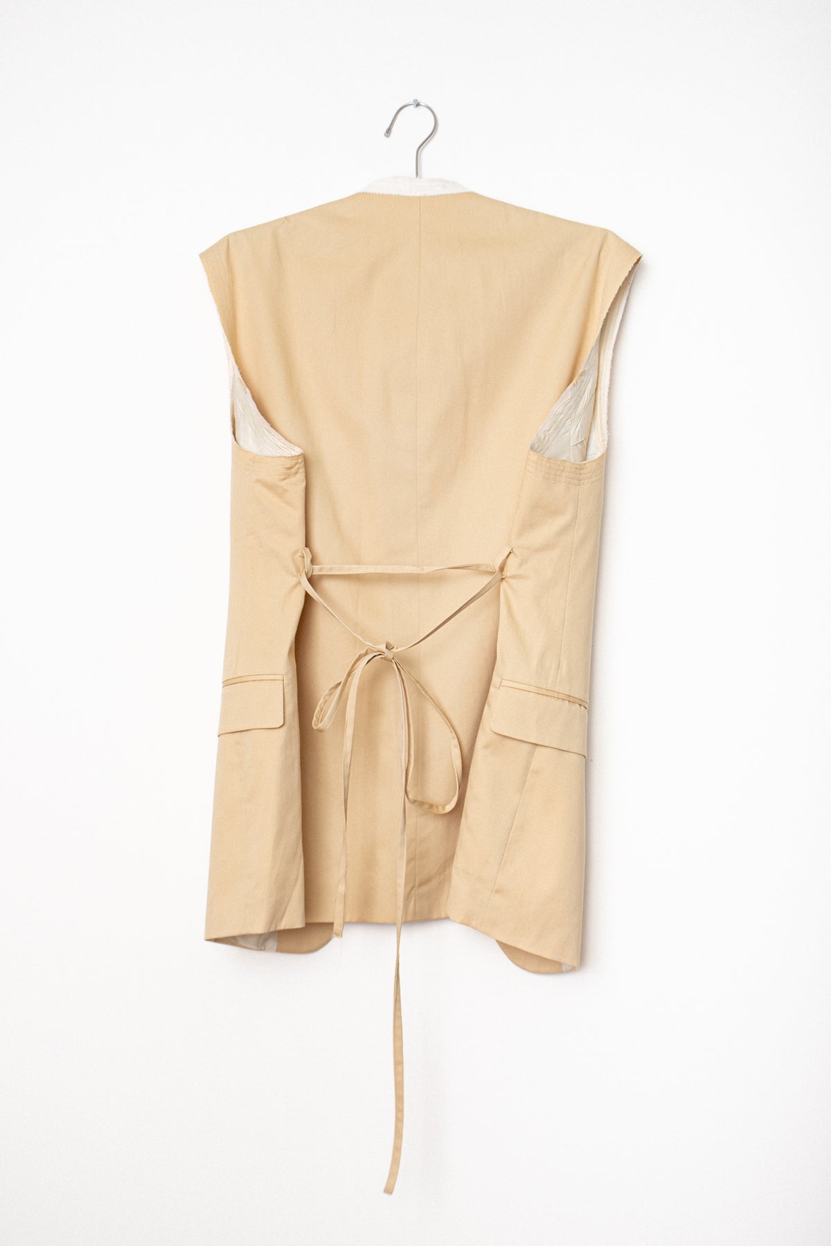 UPCYCLED VEST BUTTER YELLOW (L/XL)