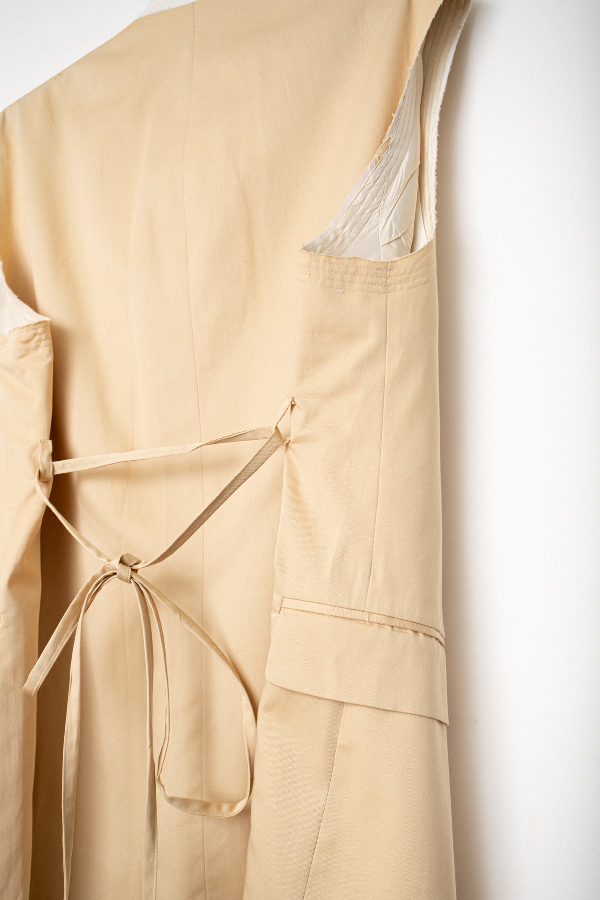 UPCYCLED VEST BUTTER YELLOW (L/XL)