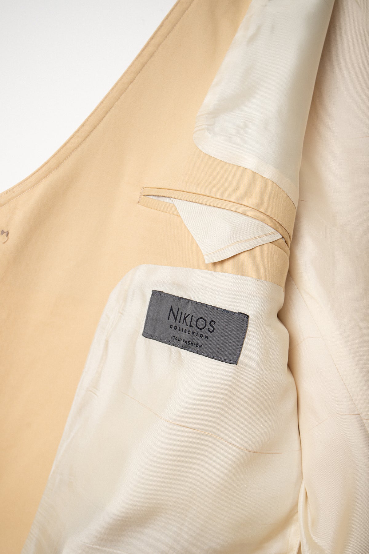 UPCYCLED VEST BUTTER YELLOW (L/XL)