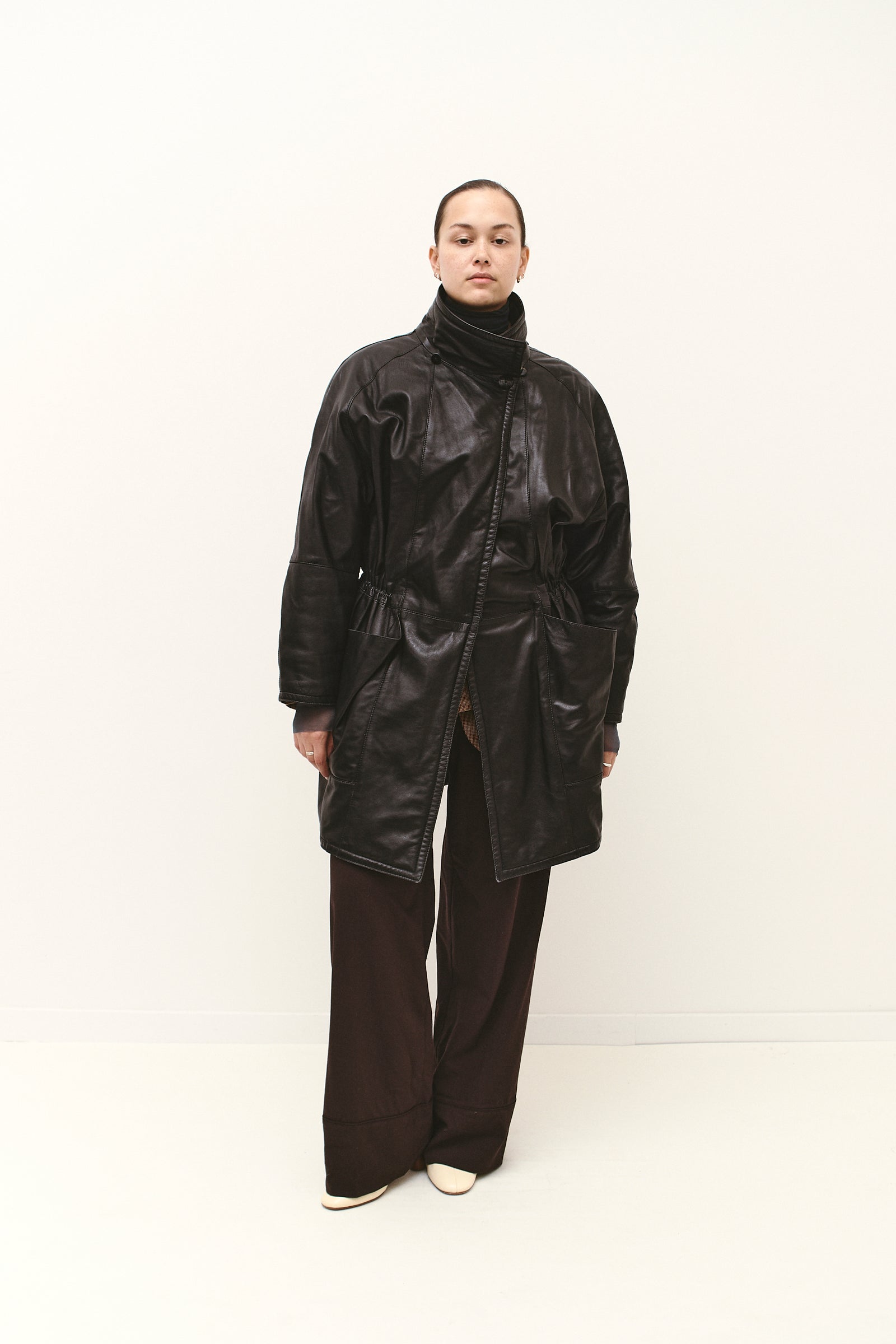 THE CINCHED LEATHER COAT (M/L)