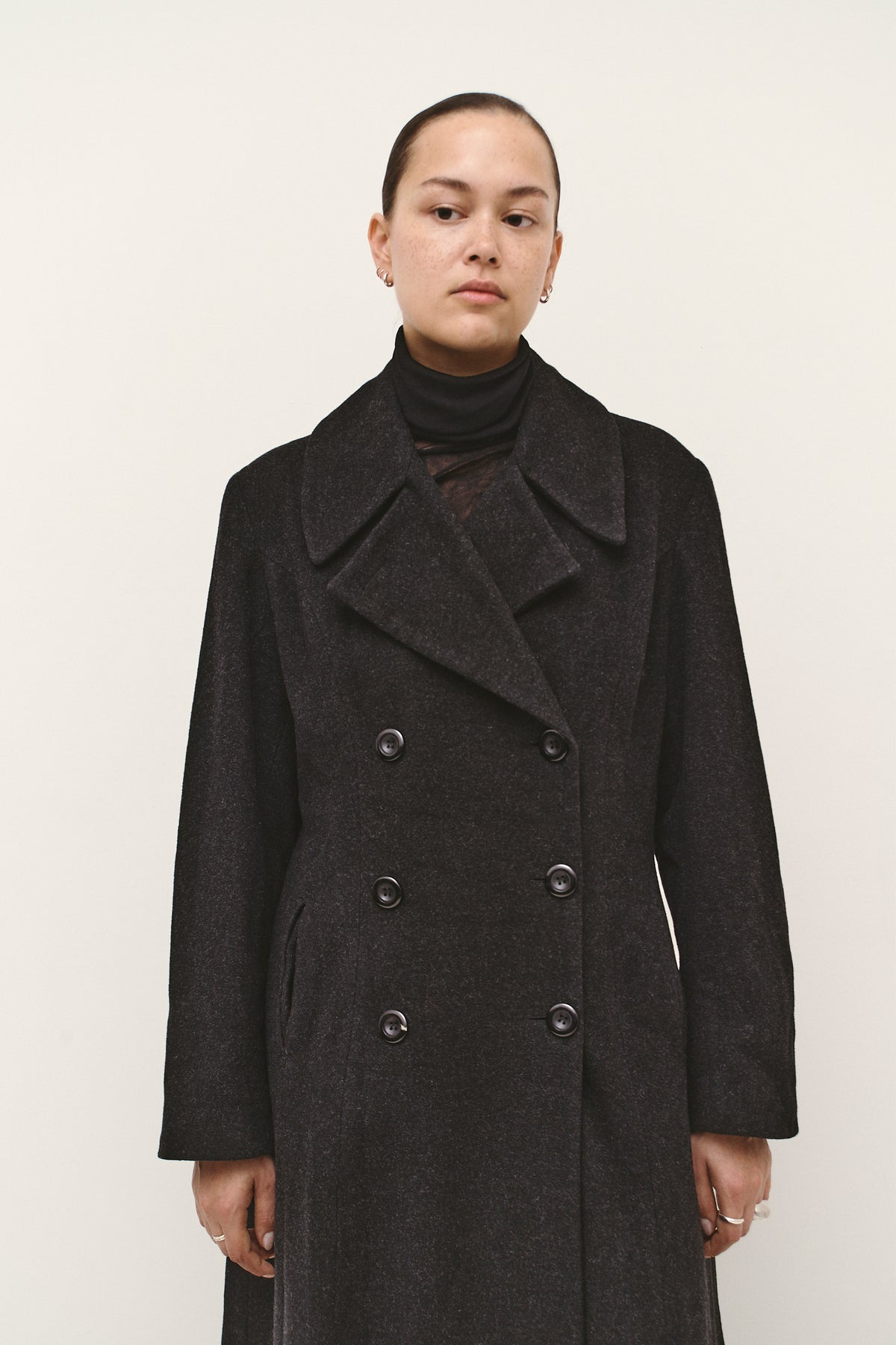 THE CLASSIC WOOL COAT (S/M)